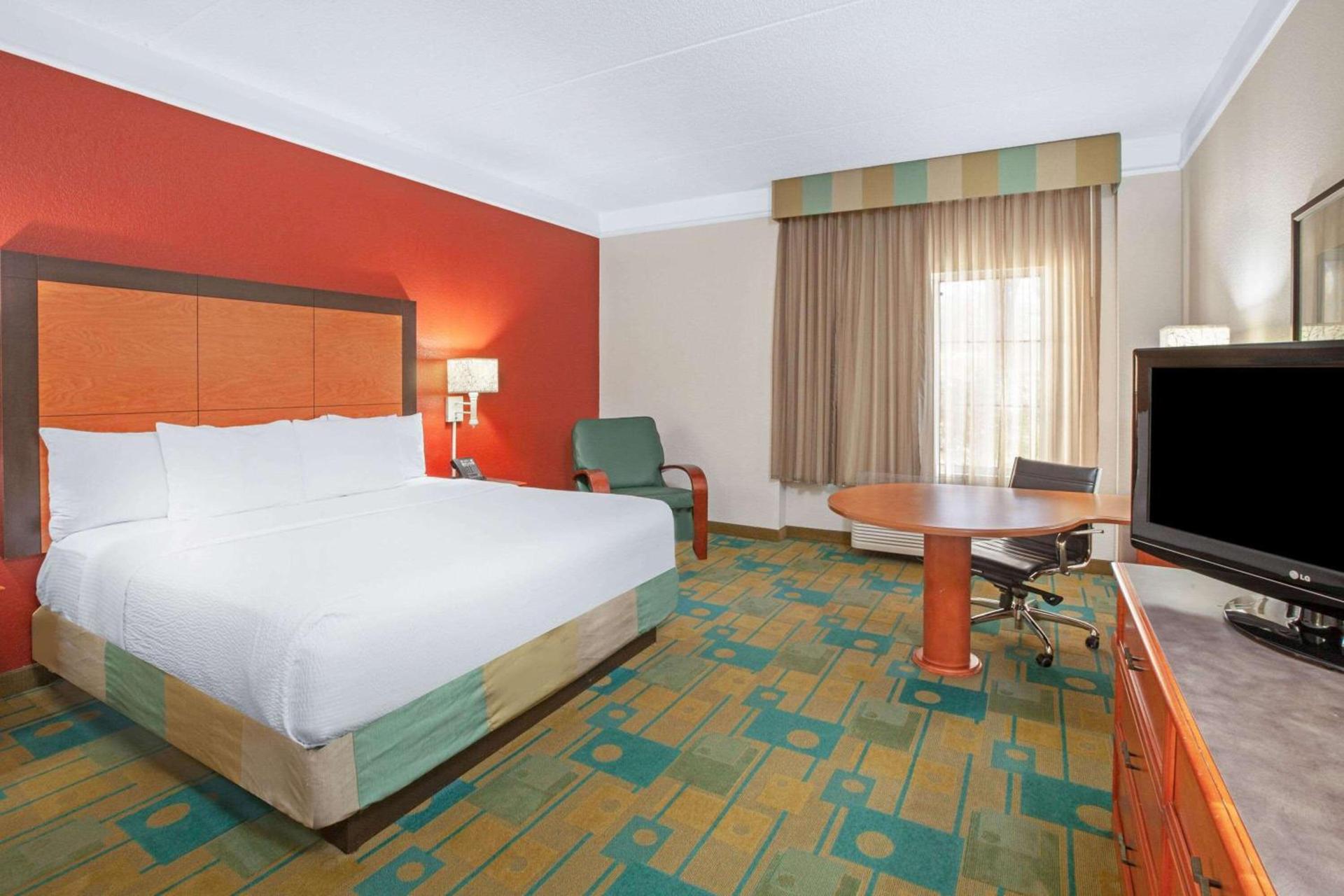 La Quinta by Wyndham Houston Galleria Area photo 22
