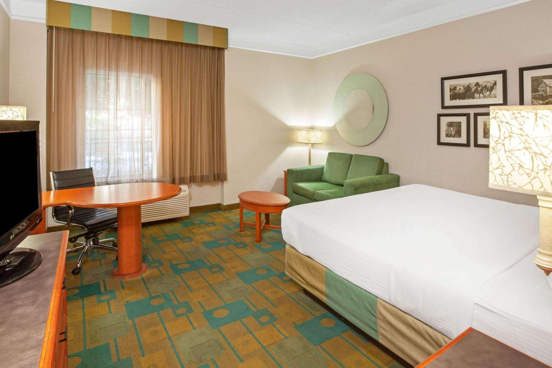 La Quinta by Wyndham Houston Galleria Area photo 26
