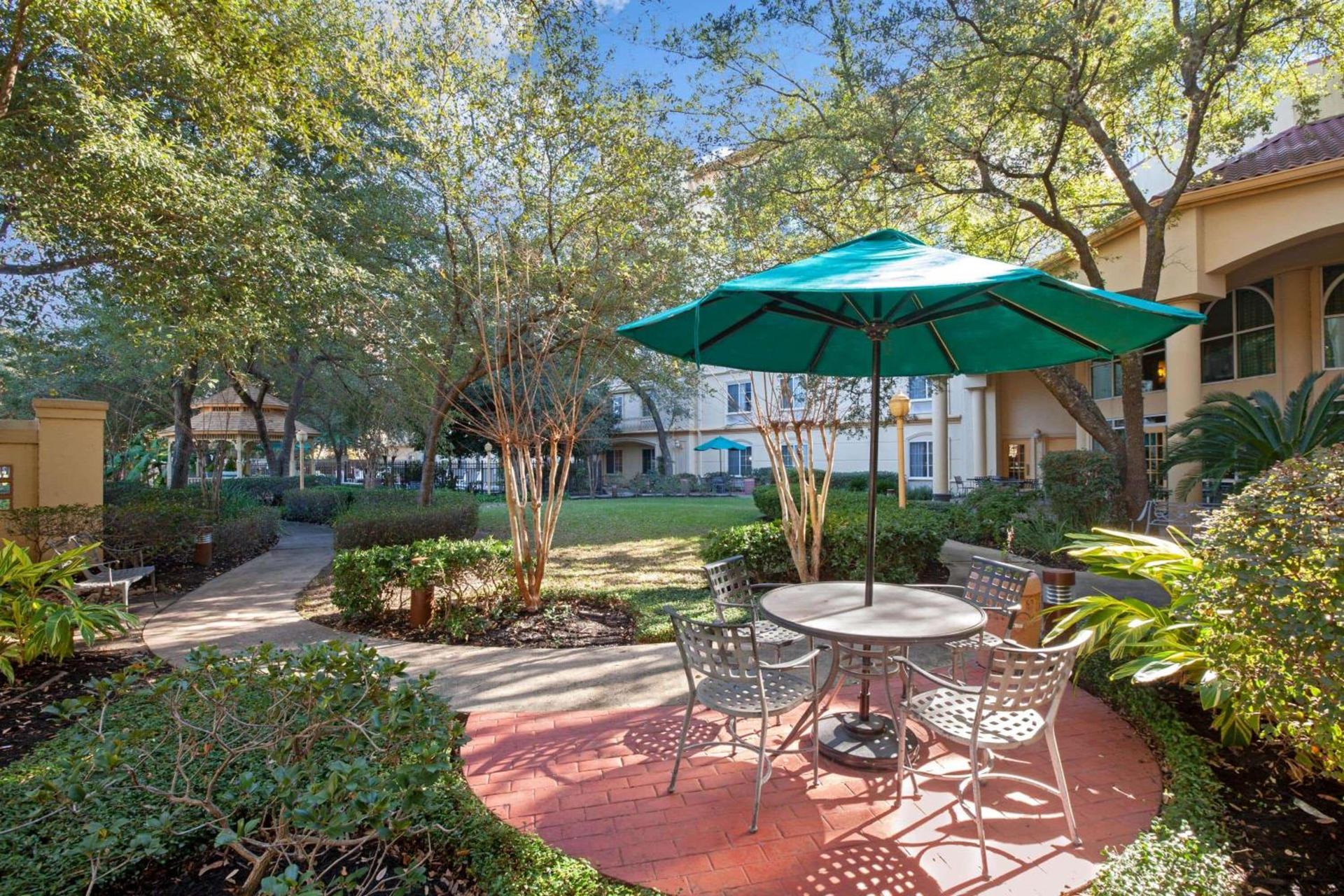 La Quinta by Wyndham Houston Galleria Area photo 11