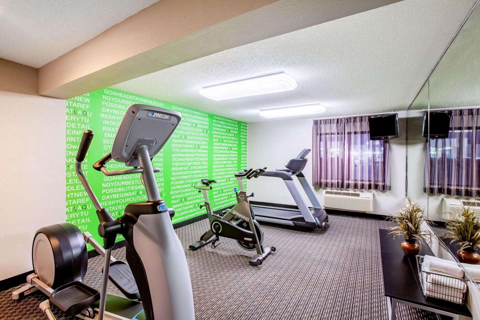 La Quinta by Wyndham Houston Baytown East photo 11