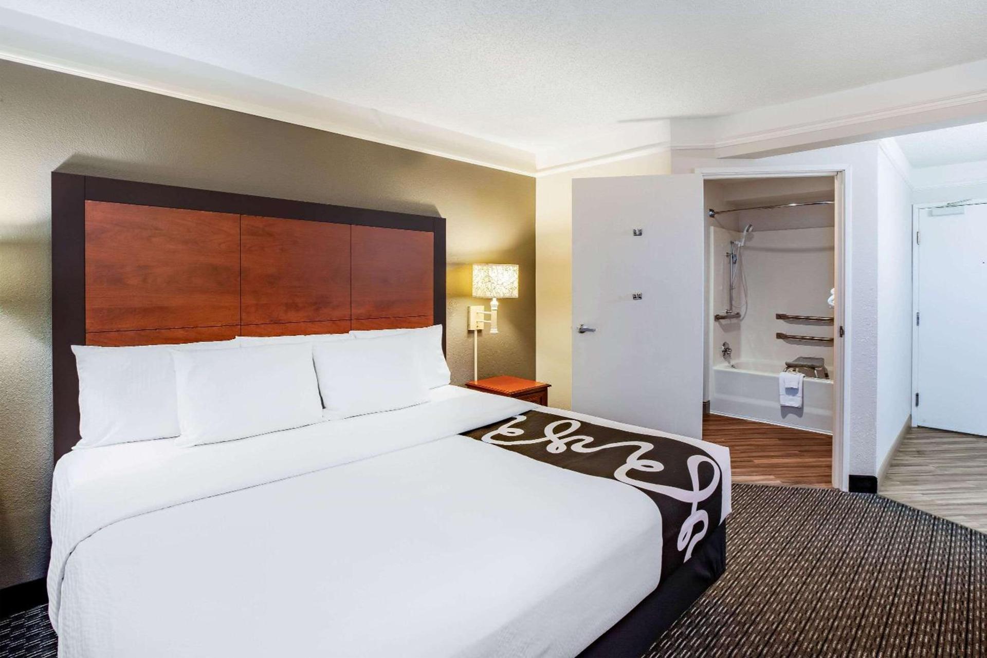 La Quinta by Wyndham Houston Baytown East photo 15