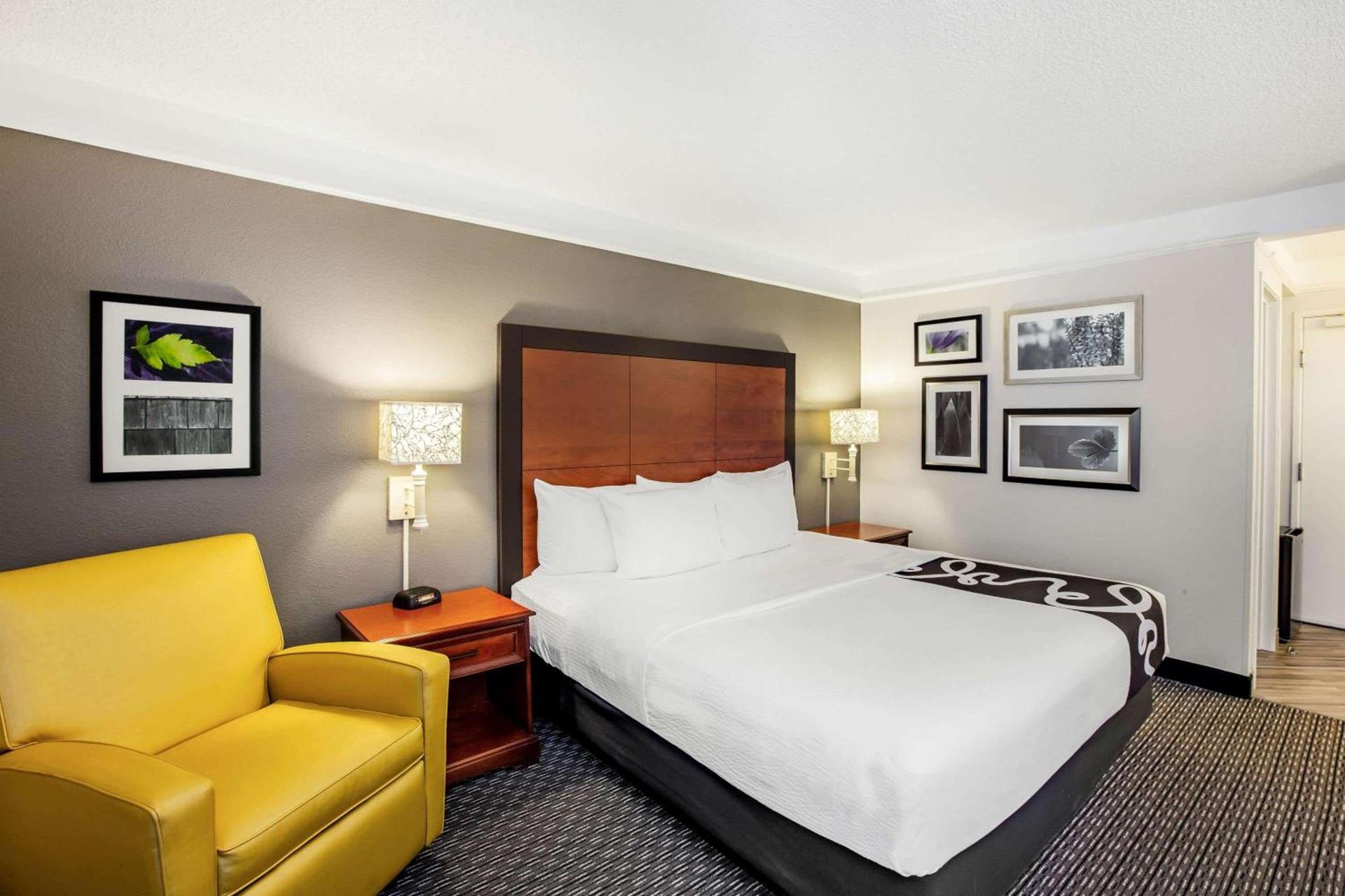 La Quinta by Wyndham Houston Baytown East photo 21