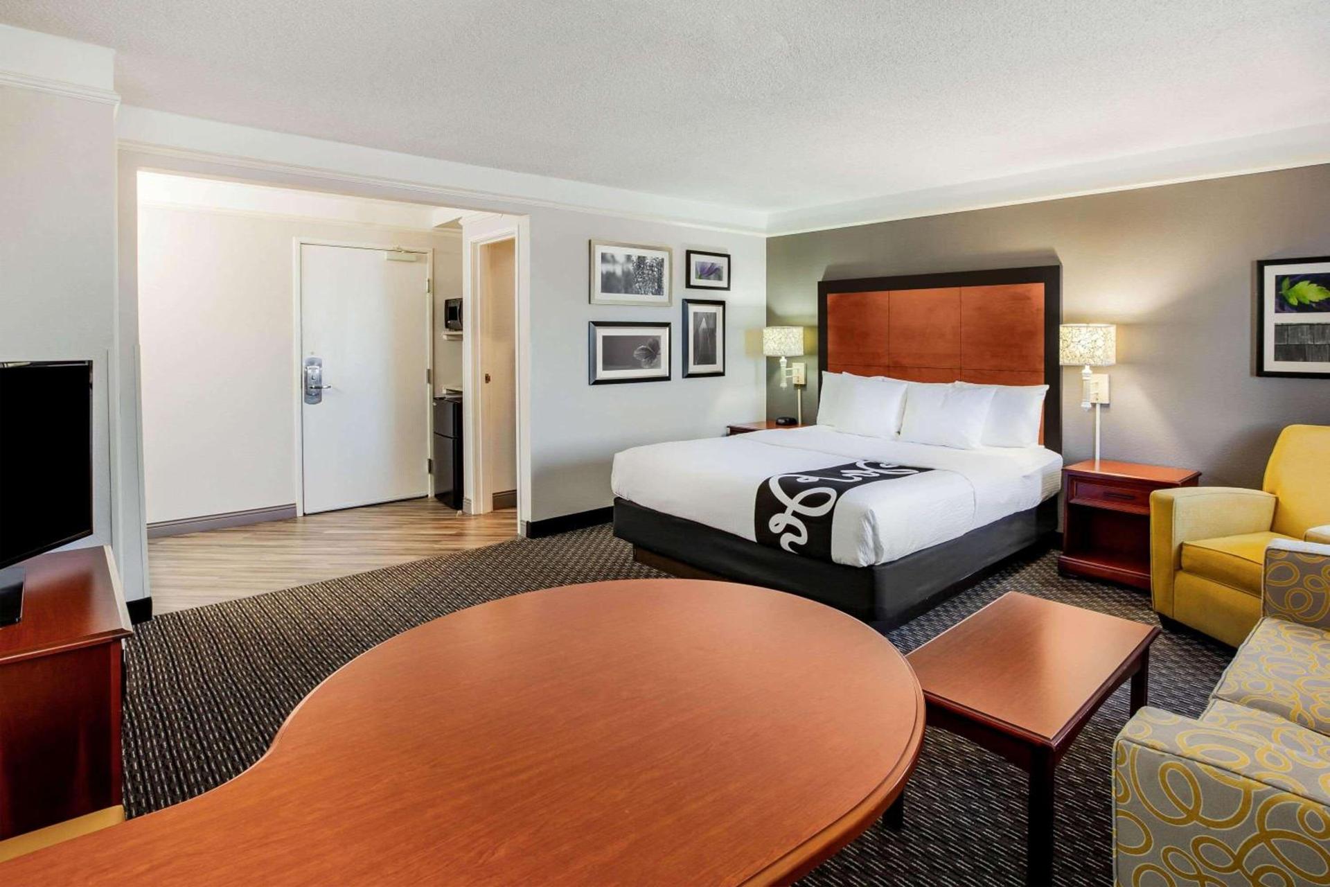 La Quinta by Wyndham Houston Baytown East photo 25