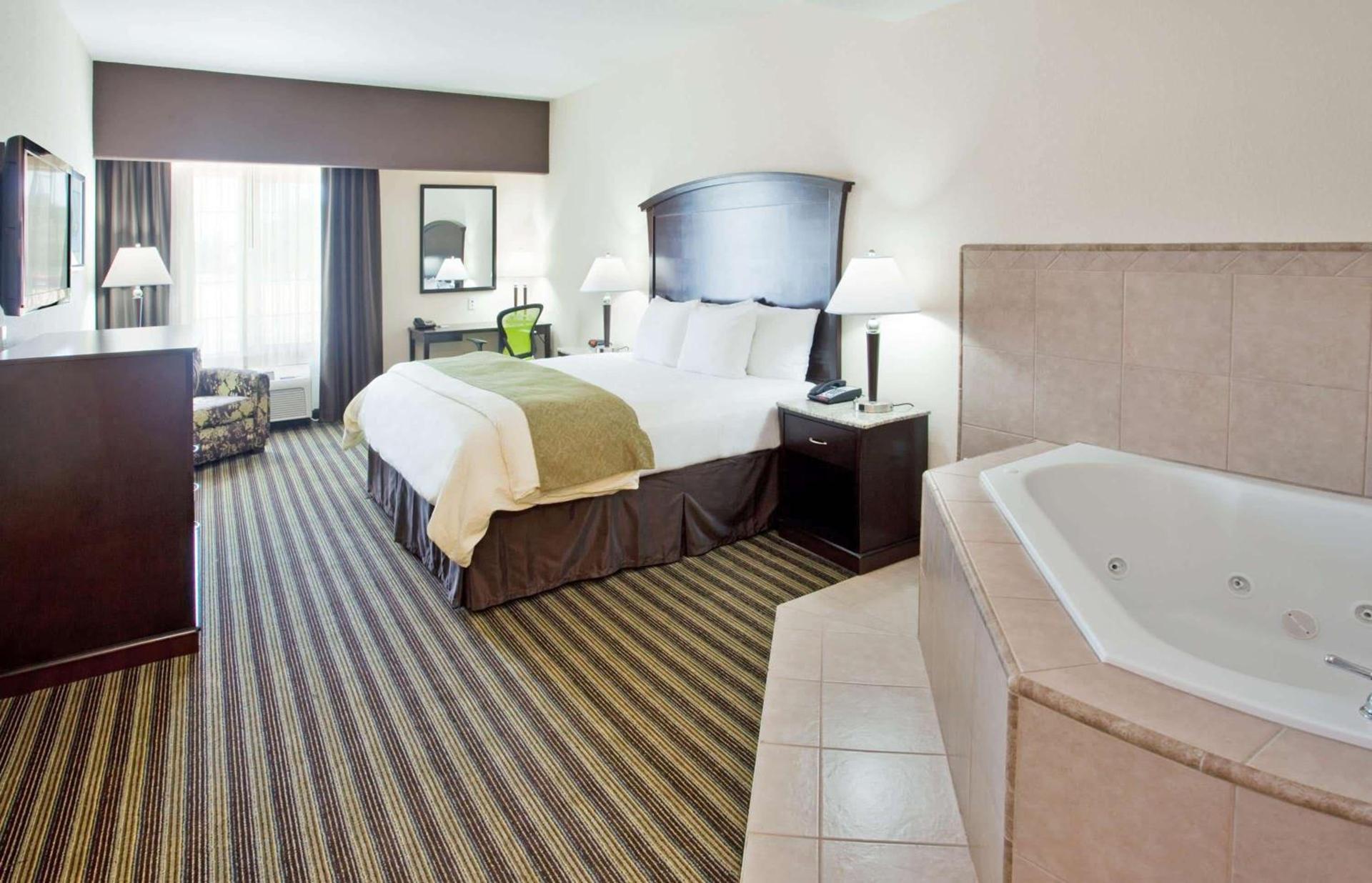 La Quinta by Wyndham Fowler photo 38