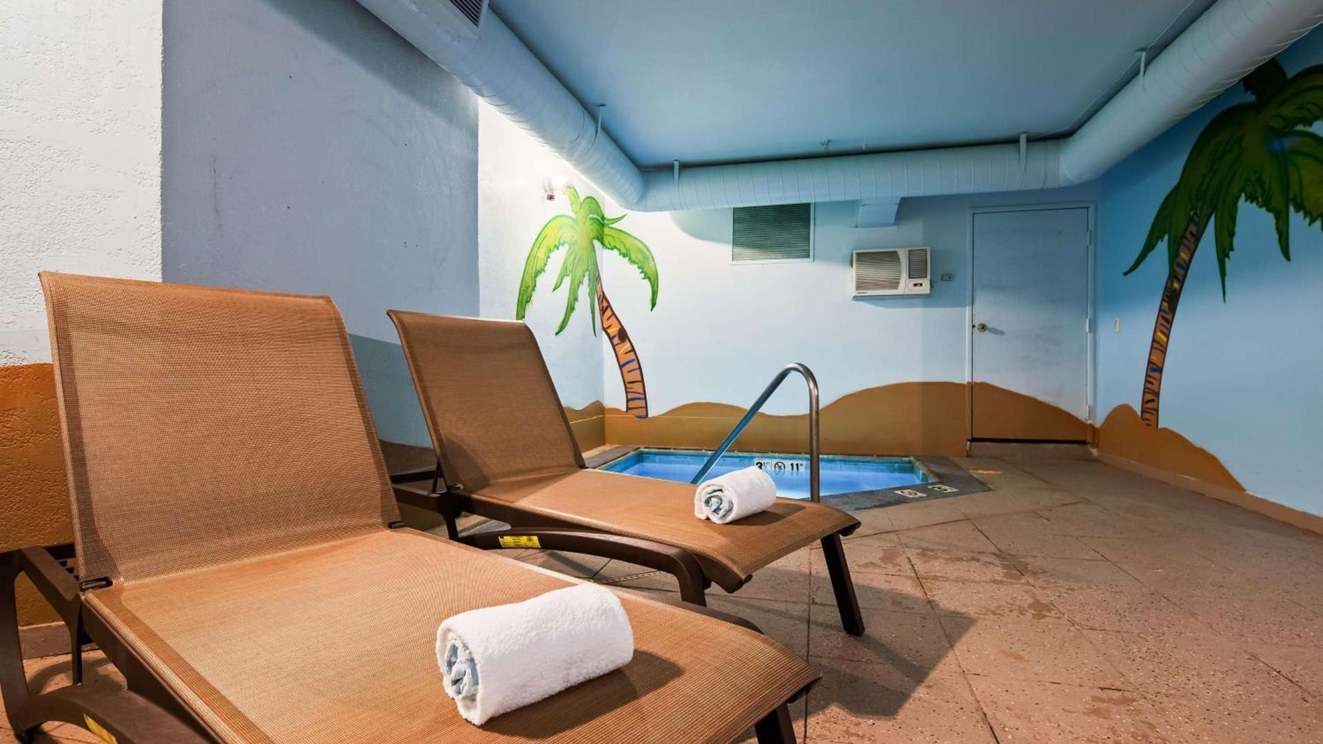 Days Inn by Wyndham Thornton photo 9