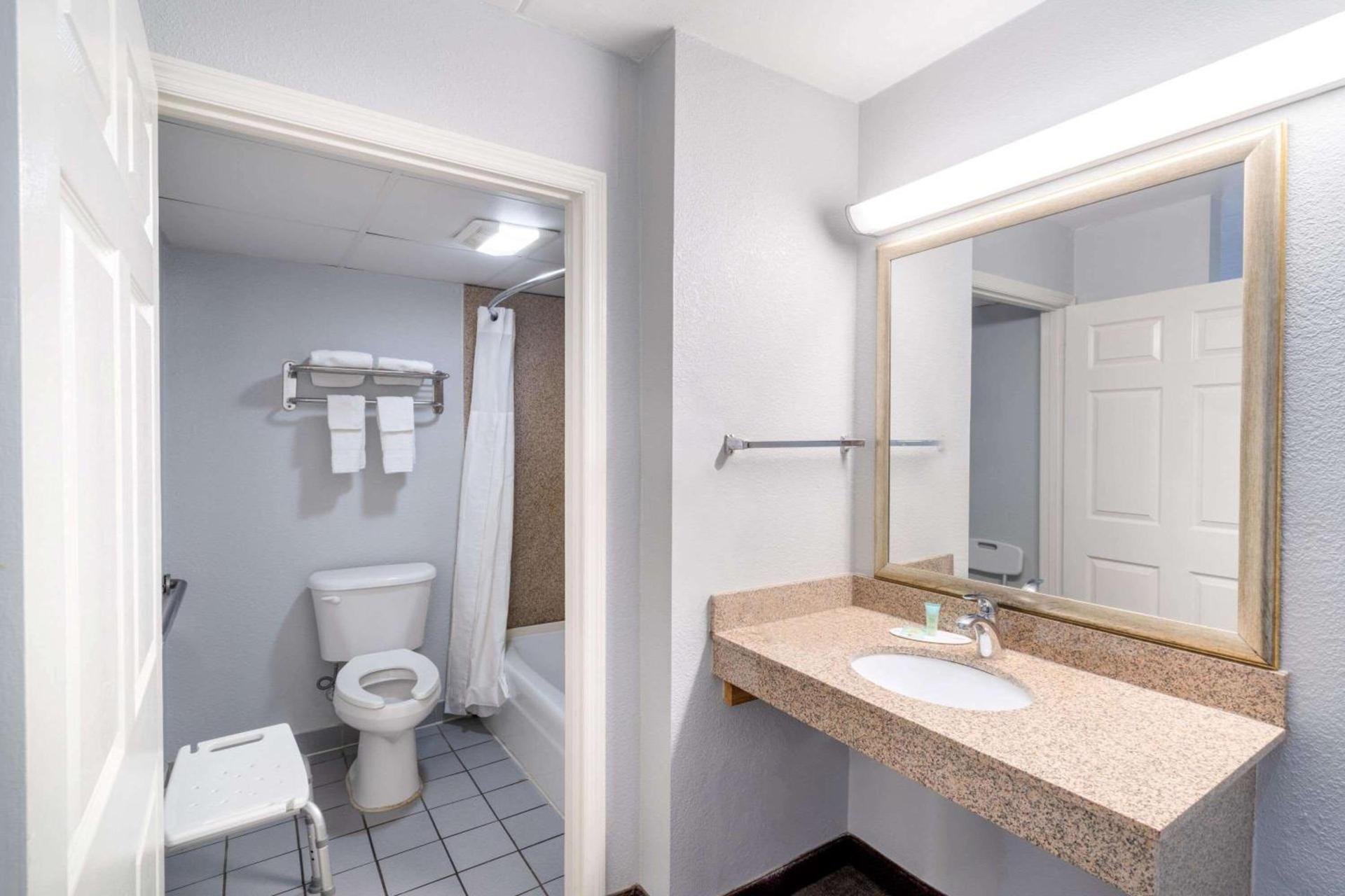 Pigeon Forge Parkway Inn photo 10