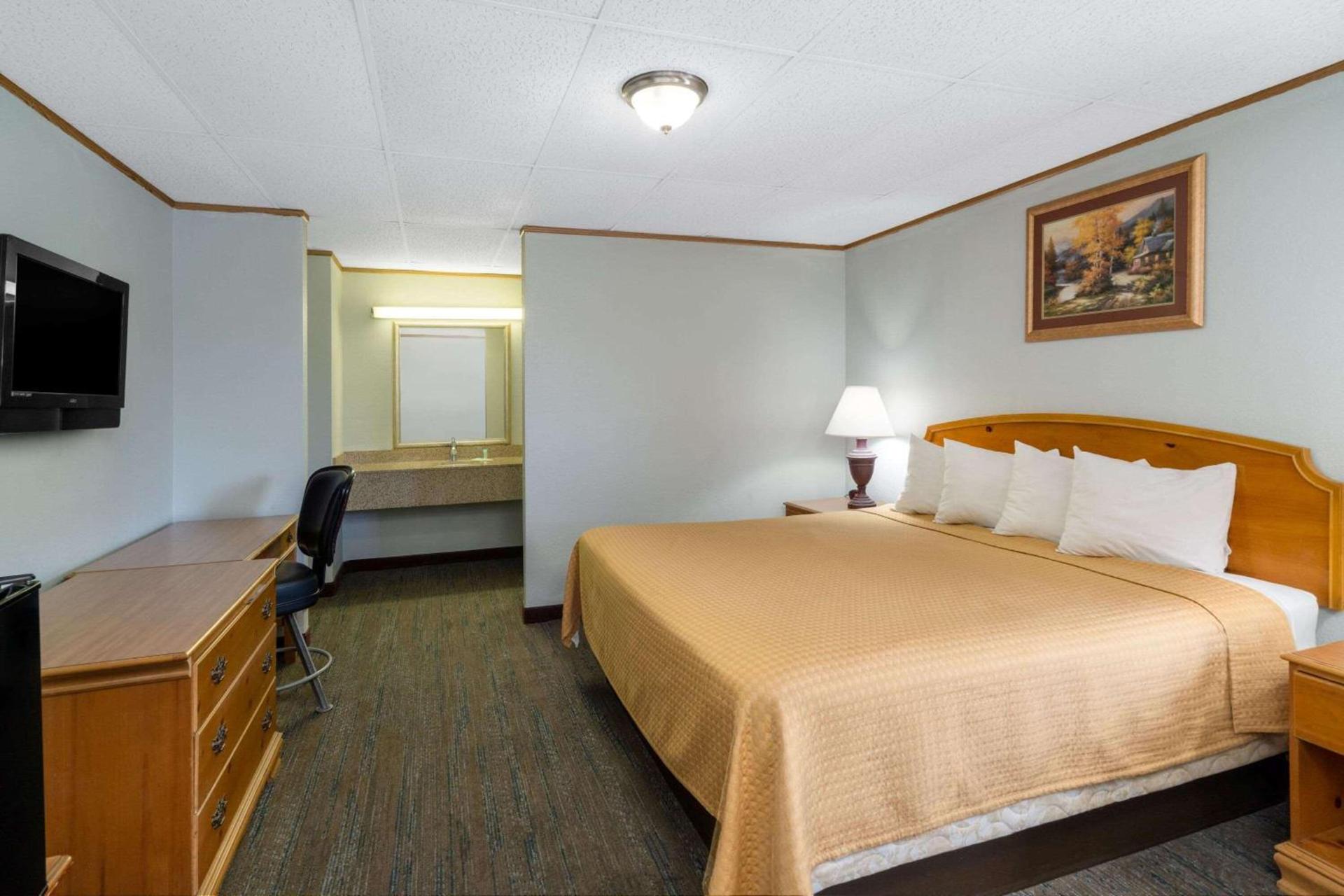 Pigeon Forge Parkway Inn photo 12