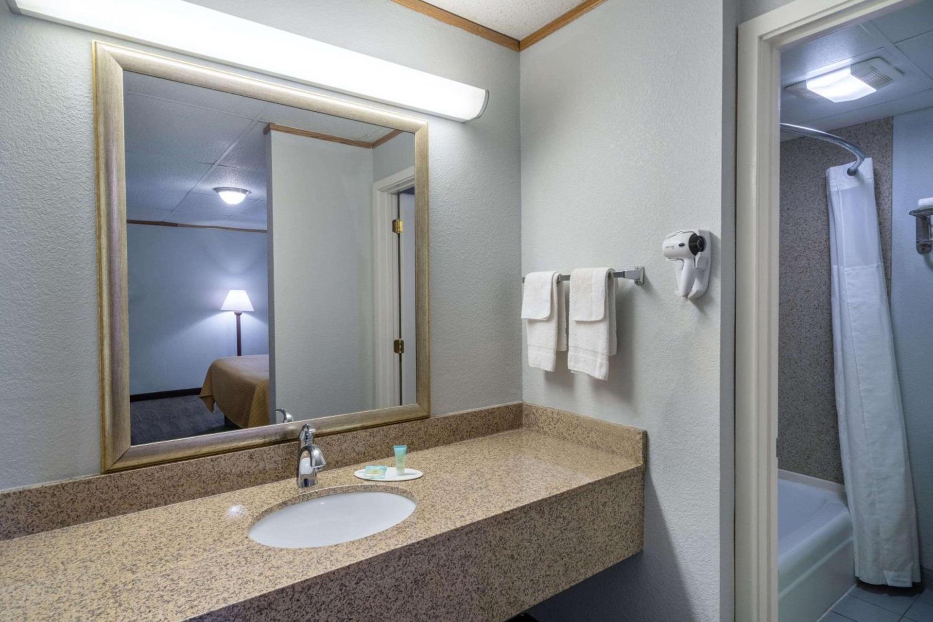 Pigeon Forge Parkway Inn photo 13