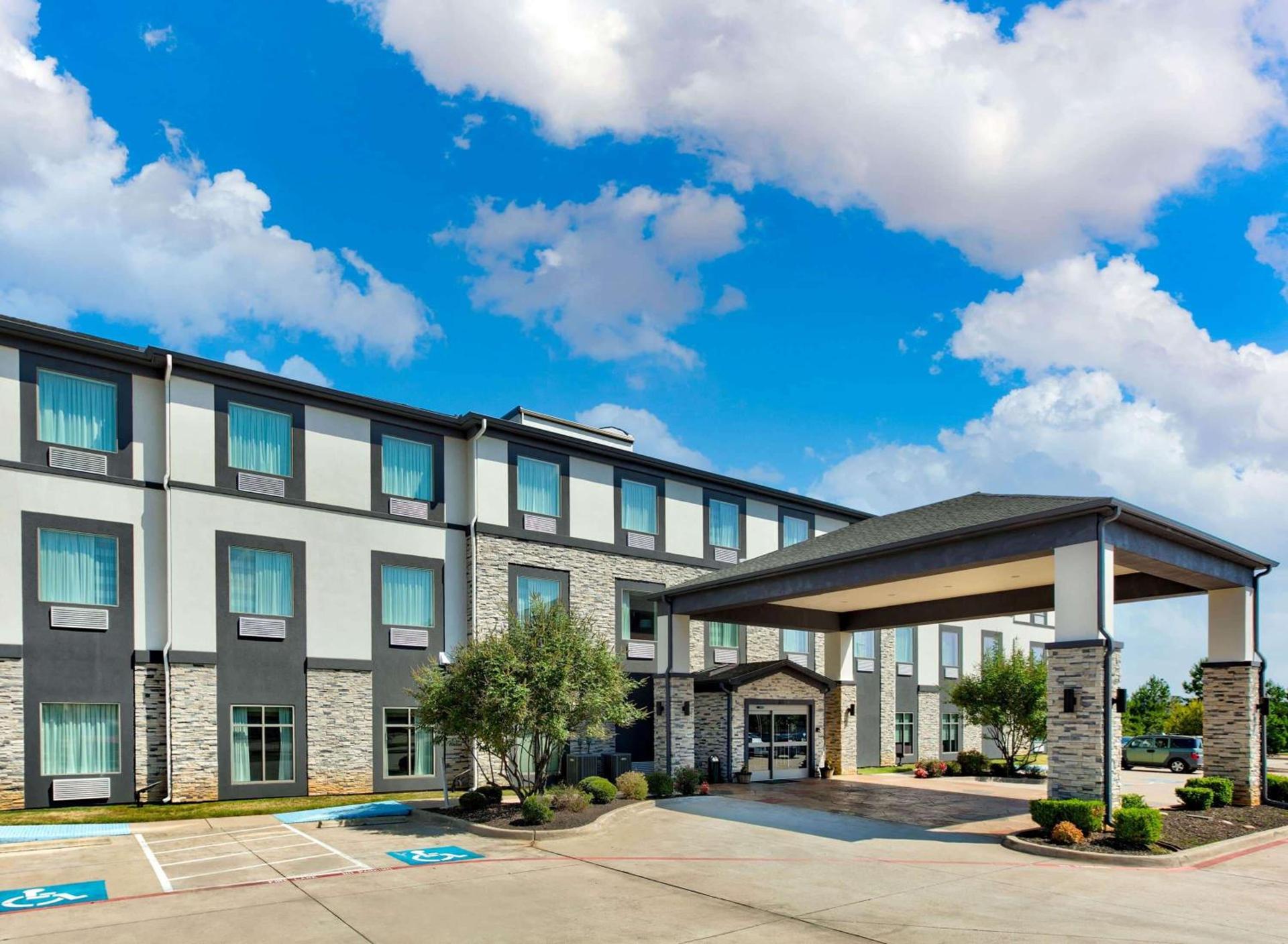 Wingate by Wyndham Longview North photo 7