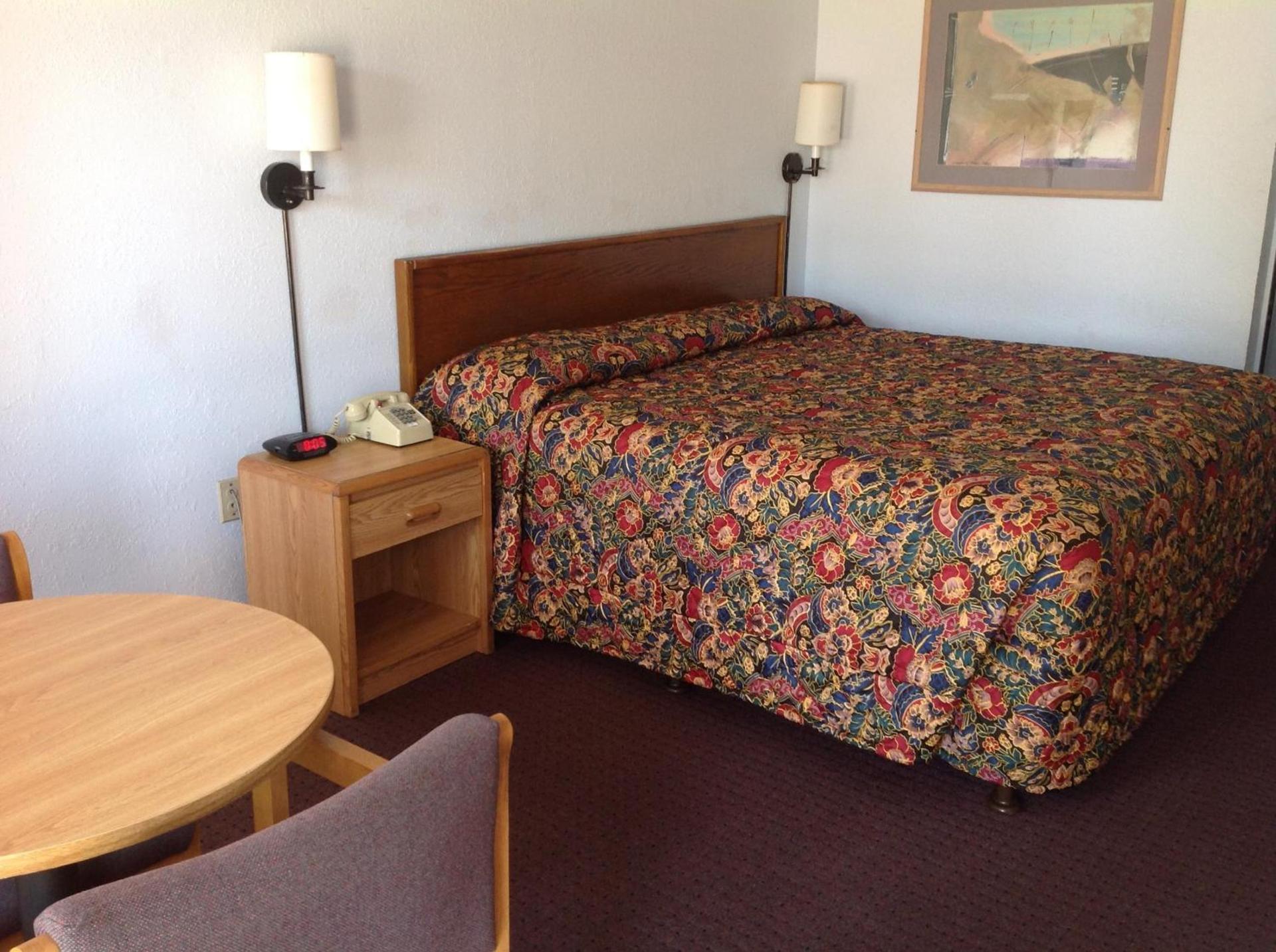 Knights Inn Muskogee photo 23