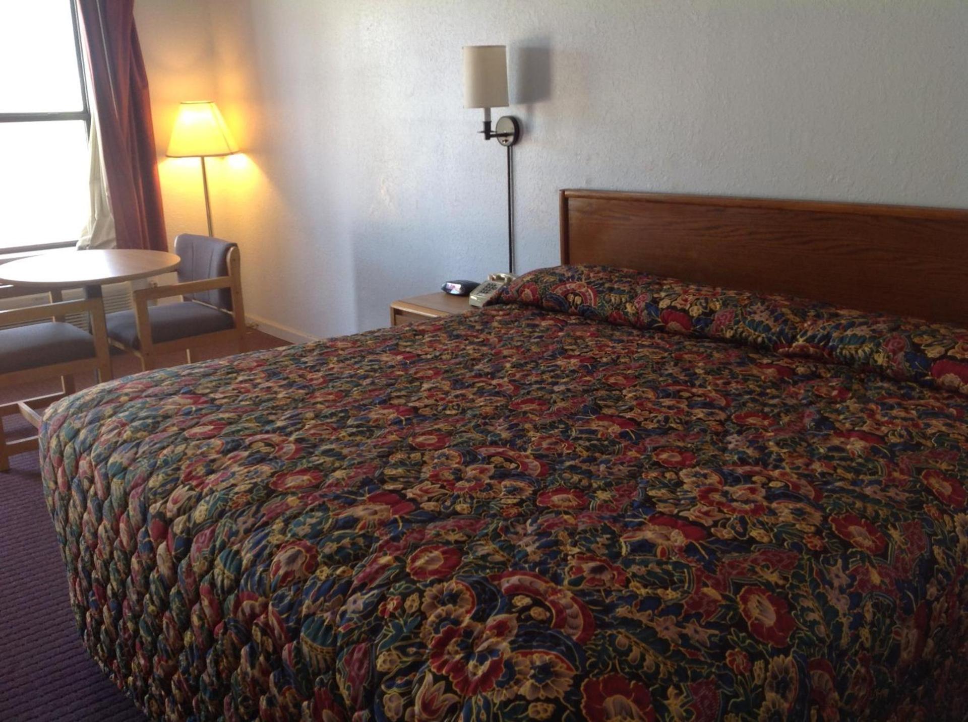 Knights Inn Muskogee photo 18