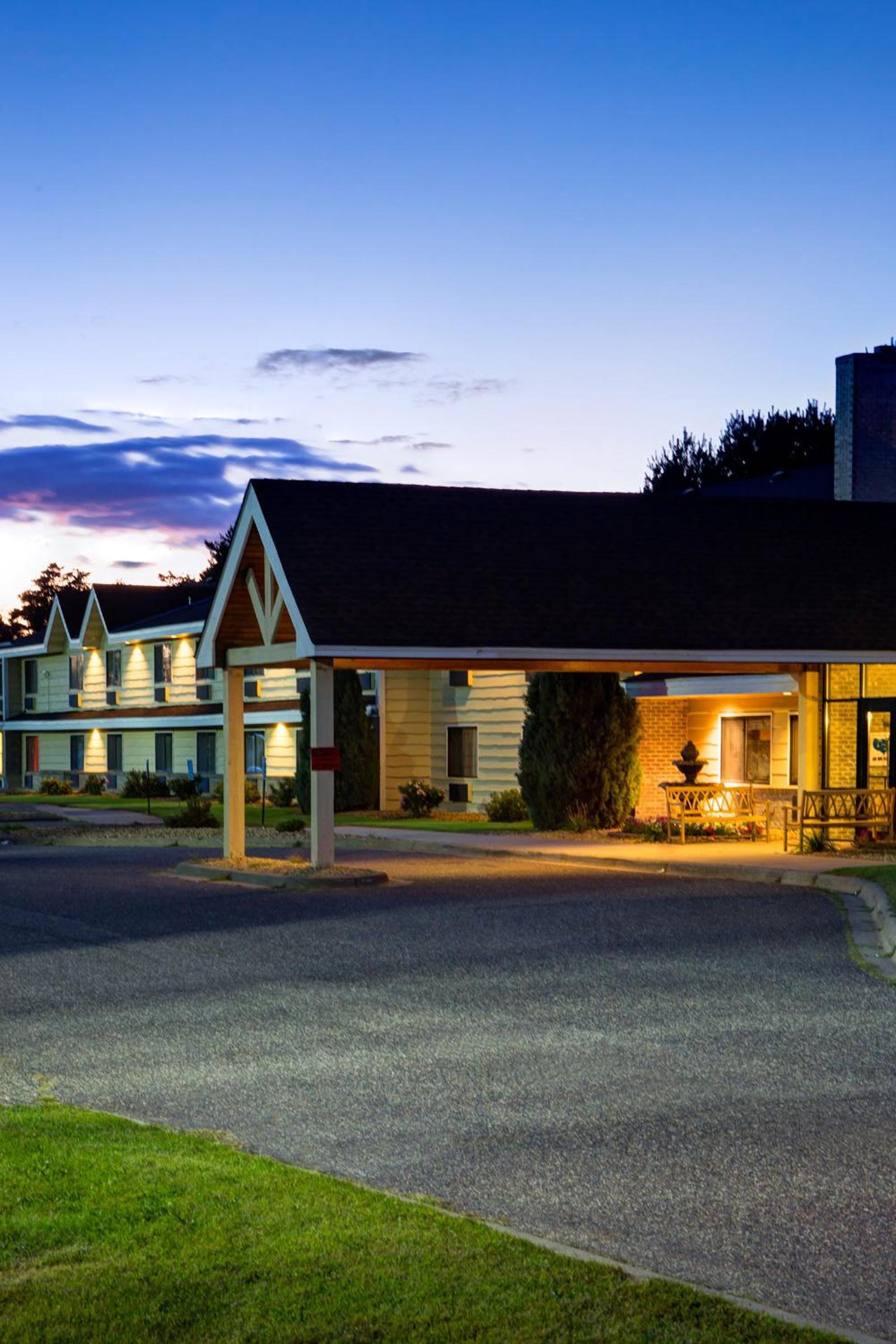 AmericInn by Wyndham Ham Lake photo 17