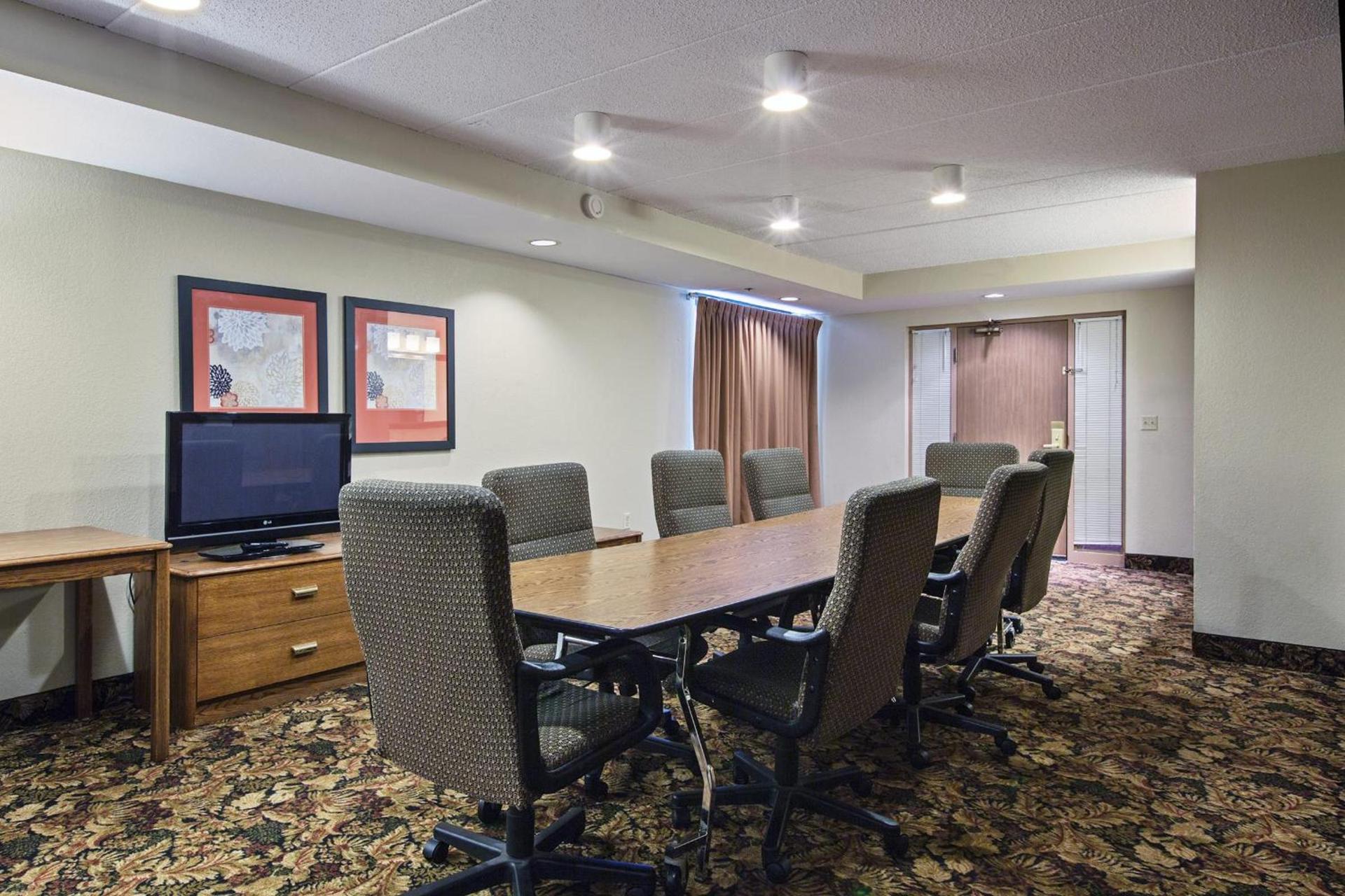 AmericInn by Wyndham Ham Lake photo 36