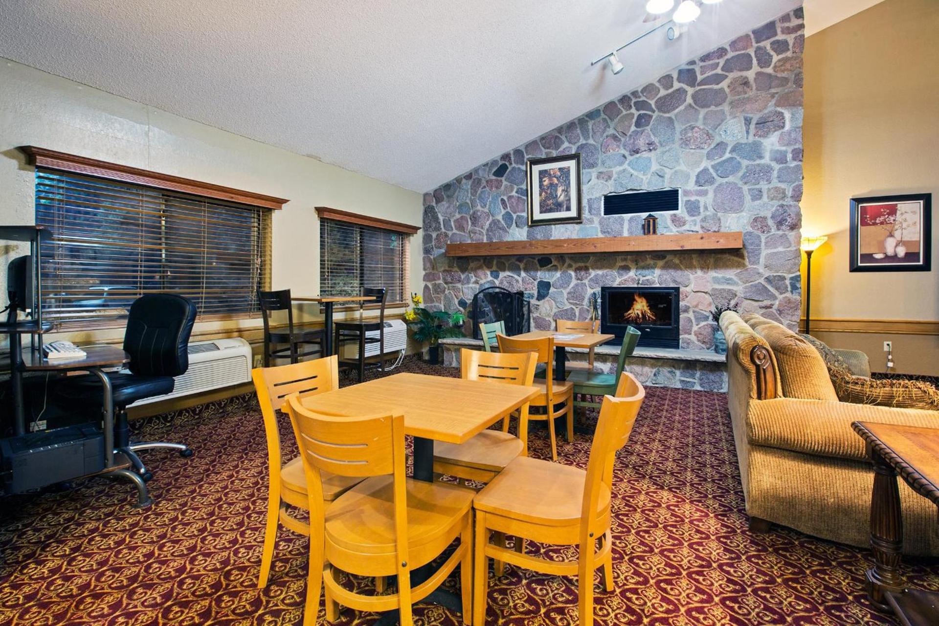 AmericInn by Wyndham Ham Lake photo 30