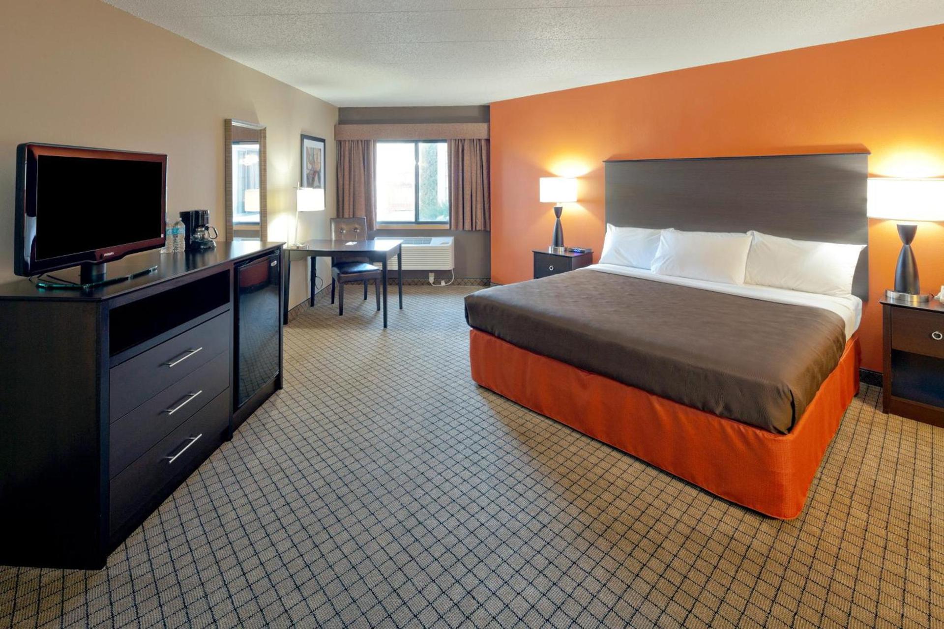 AmericInn by Wyndham Hartford WI photo 30