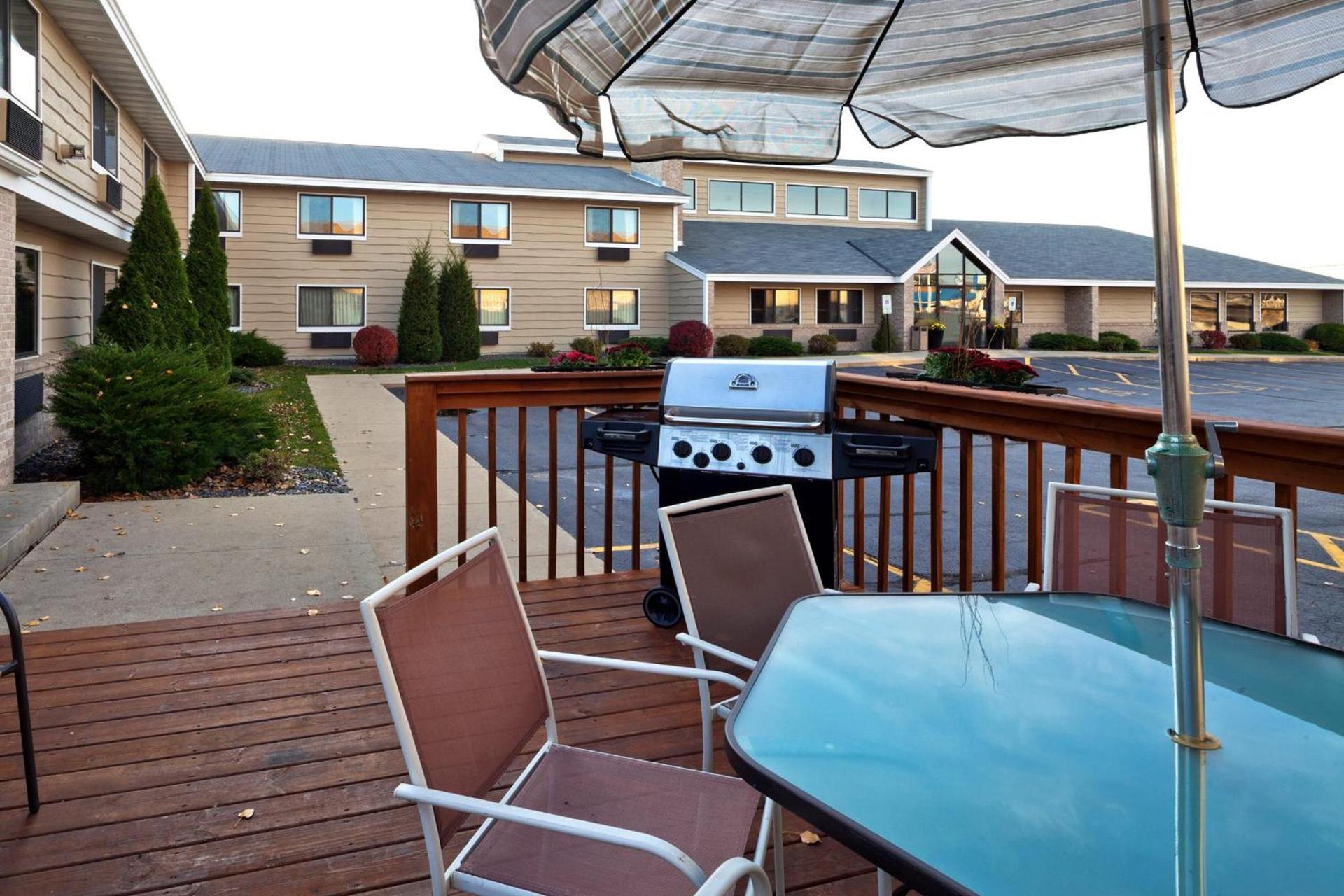 AmericInn by Wyndham Hartford WI photo 25