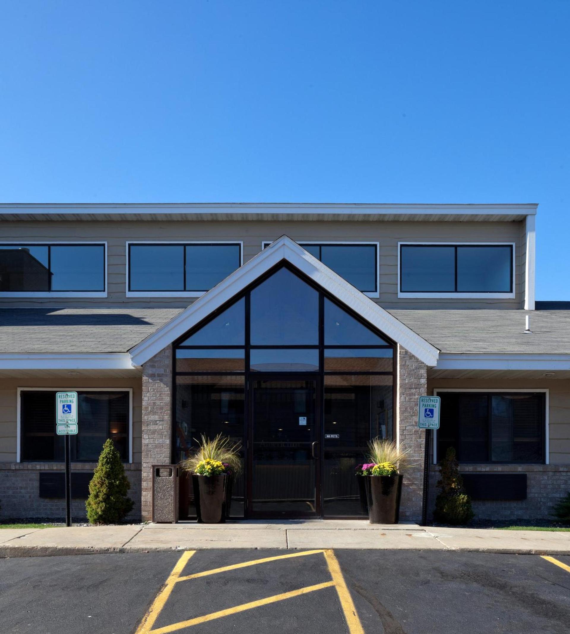 AmericInn by Wyndham Hartford WI photo 23