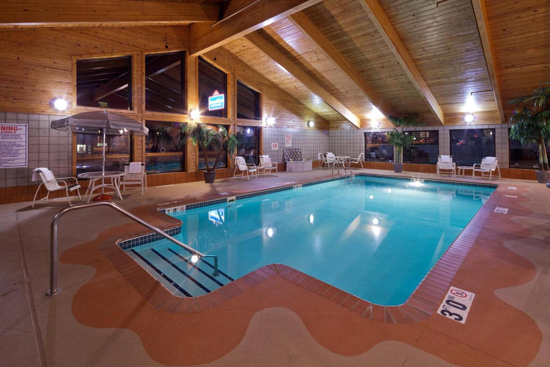 AmericInn by Wyndham Hartford WI photo 32