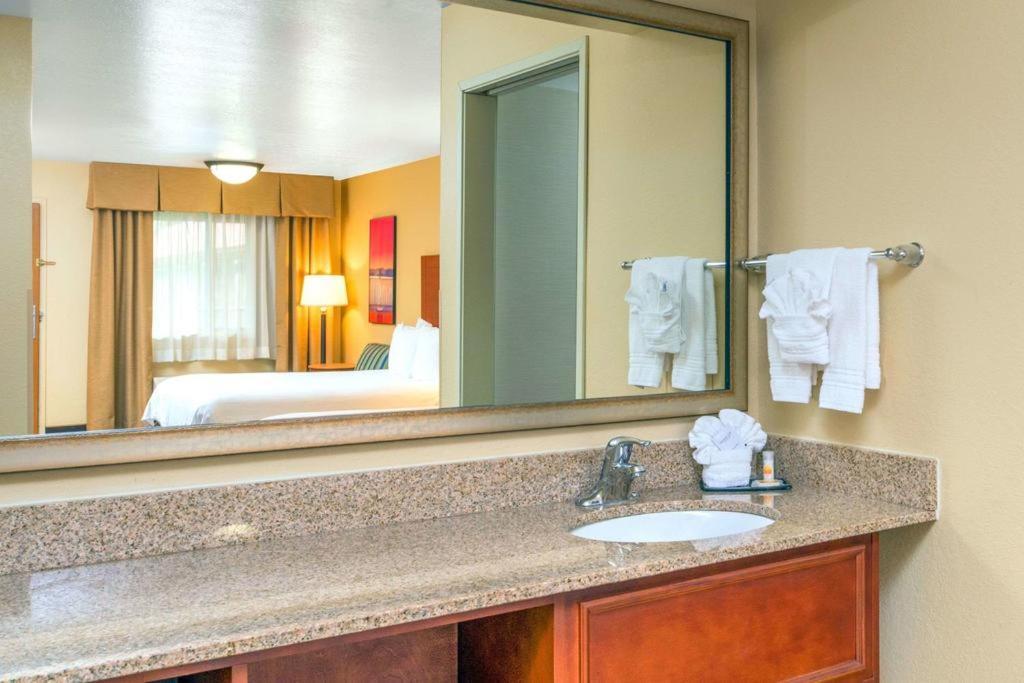 Independence 47 Hotel photo 11
