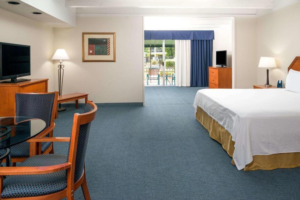 Independence 47 Hotel photo 12