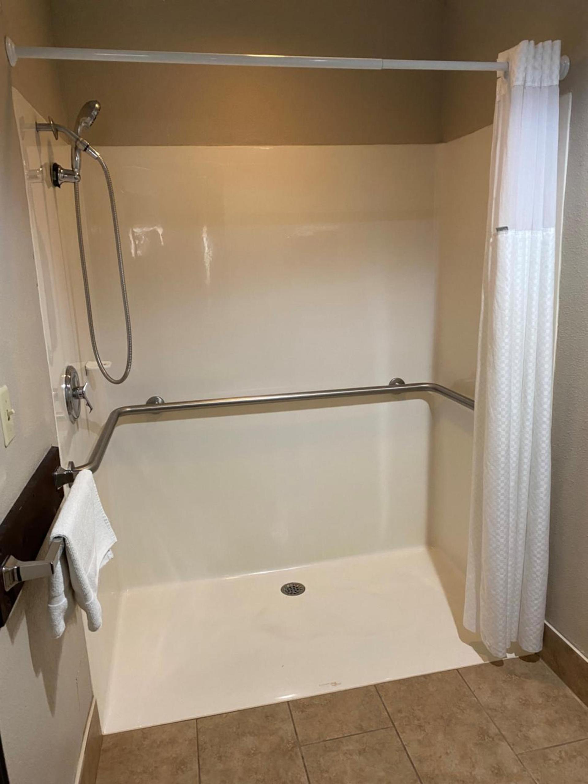 Baymont by Wyndham La Crosse/Onalaska photo 42