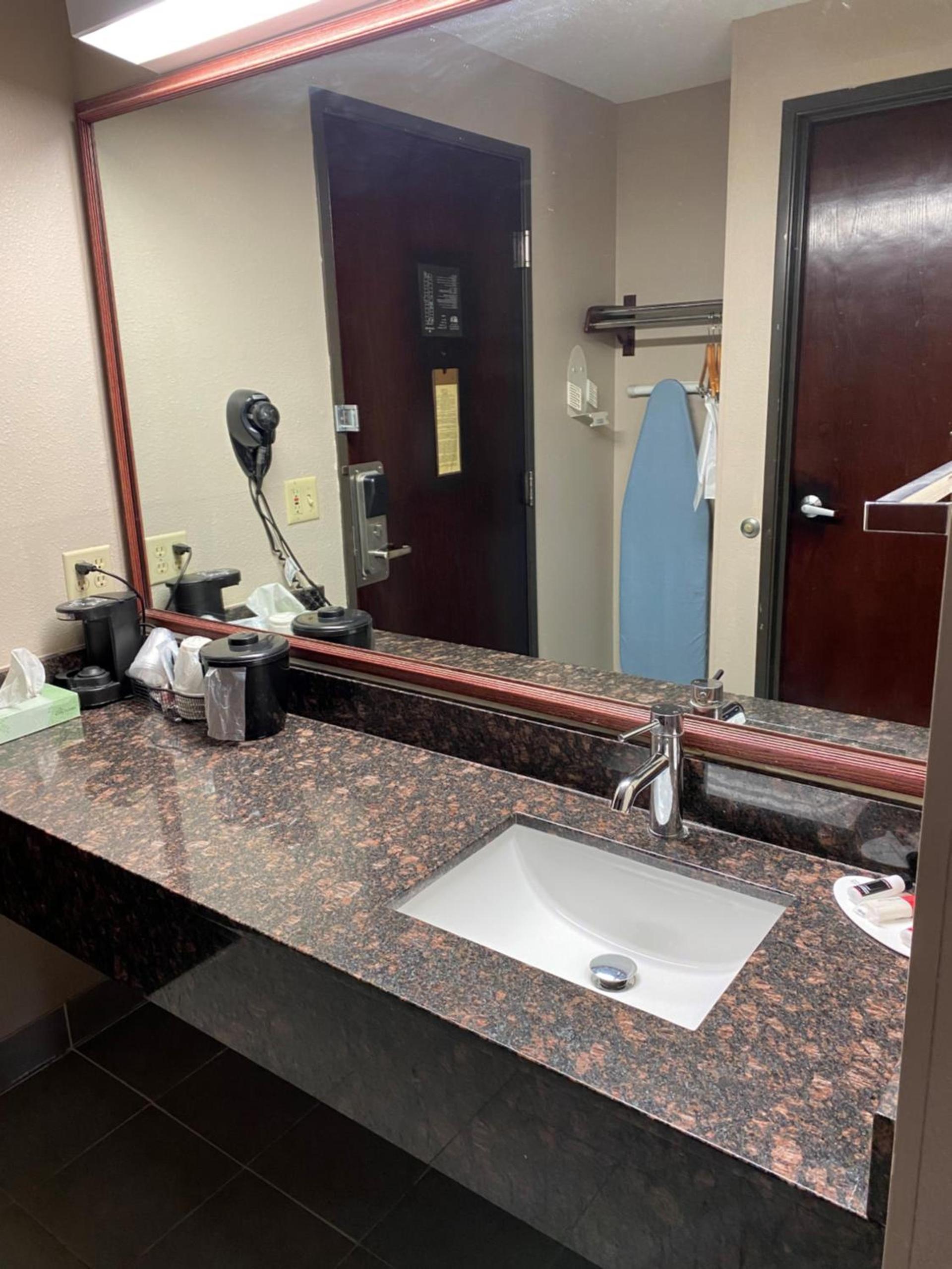 Baymont by Wyndham La Crosse/Onalaska photo 35