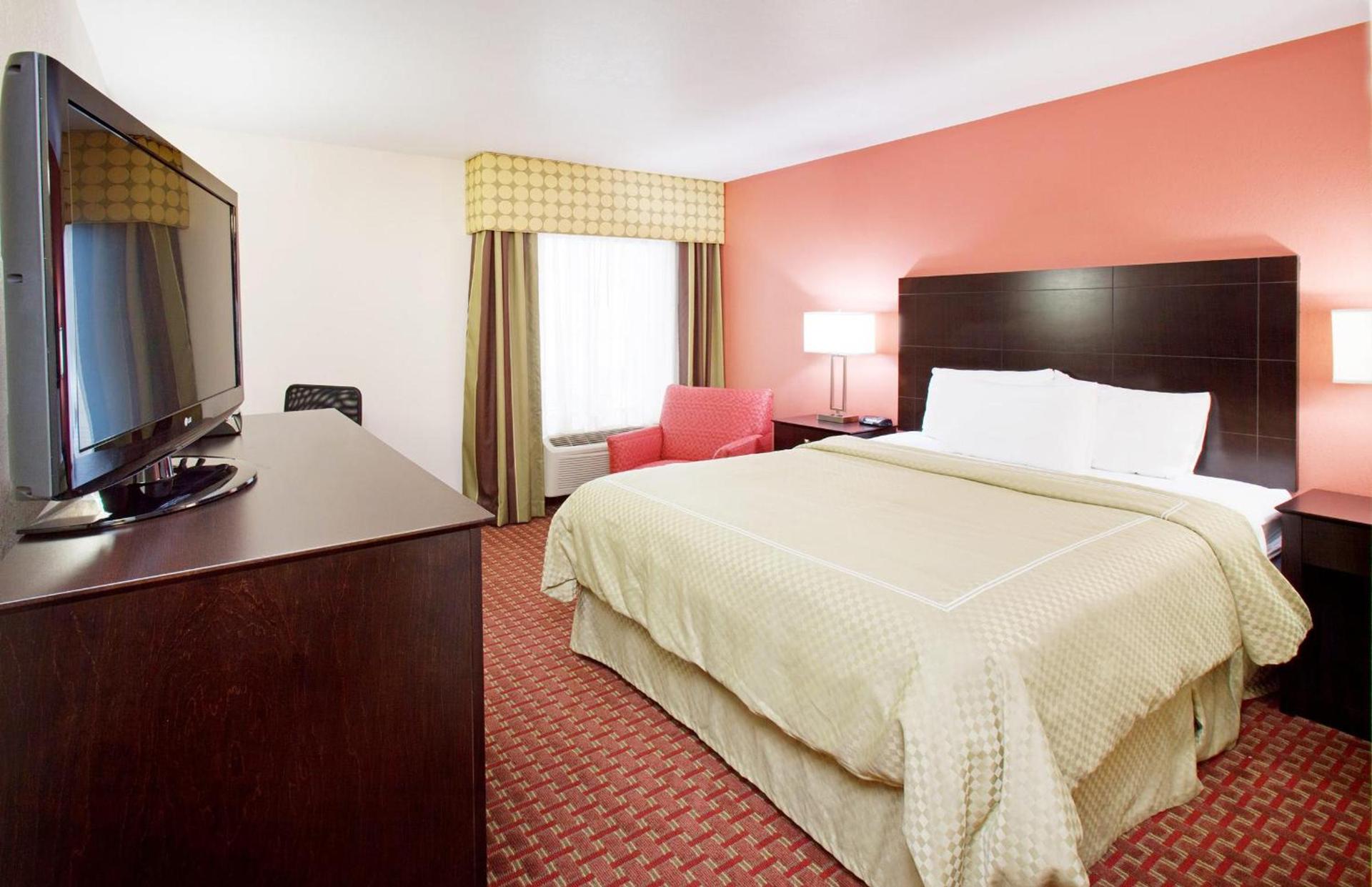 AmericInn by Wyndham Johnston Des Moines photo 64