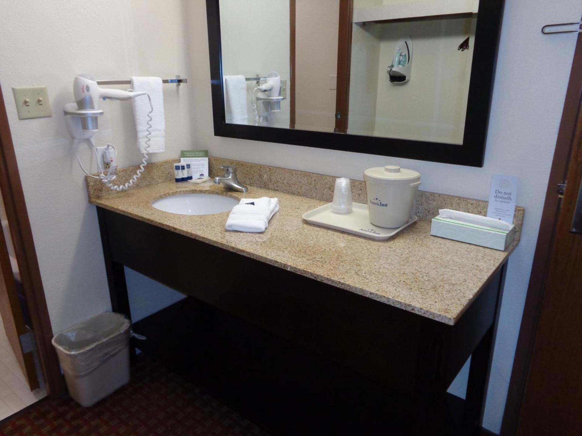 AmericInn by Wyndham Johnston Des Moines photo 58