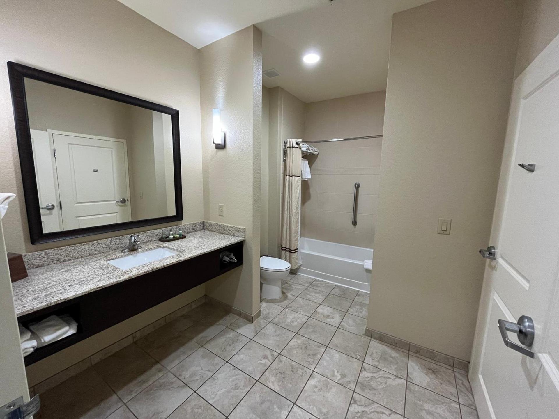 Comfort Inn & Suites Beeville photo 27
