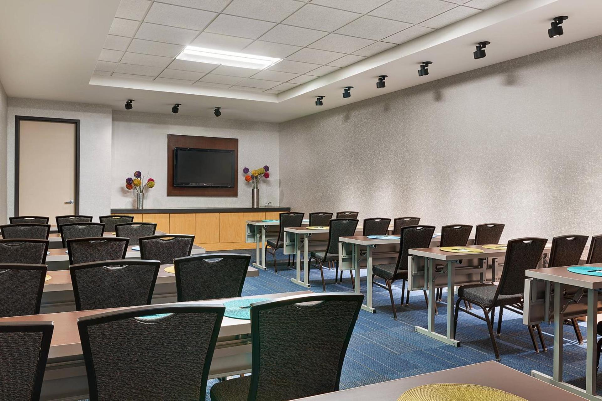Aloft by Marriott Denver Airport at Gateway Park photo 16