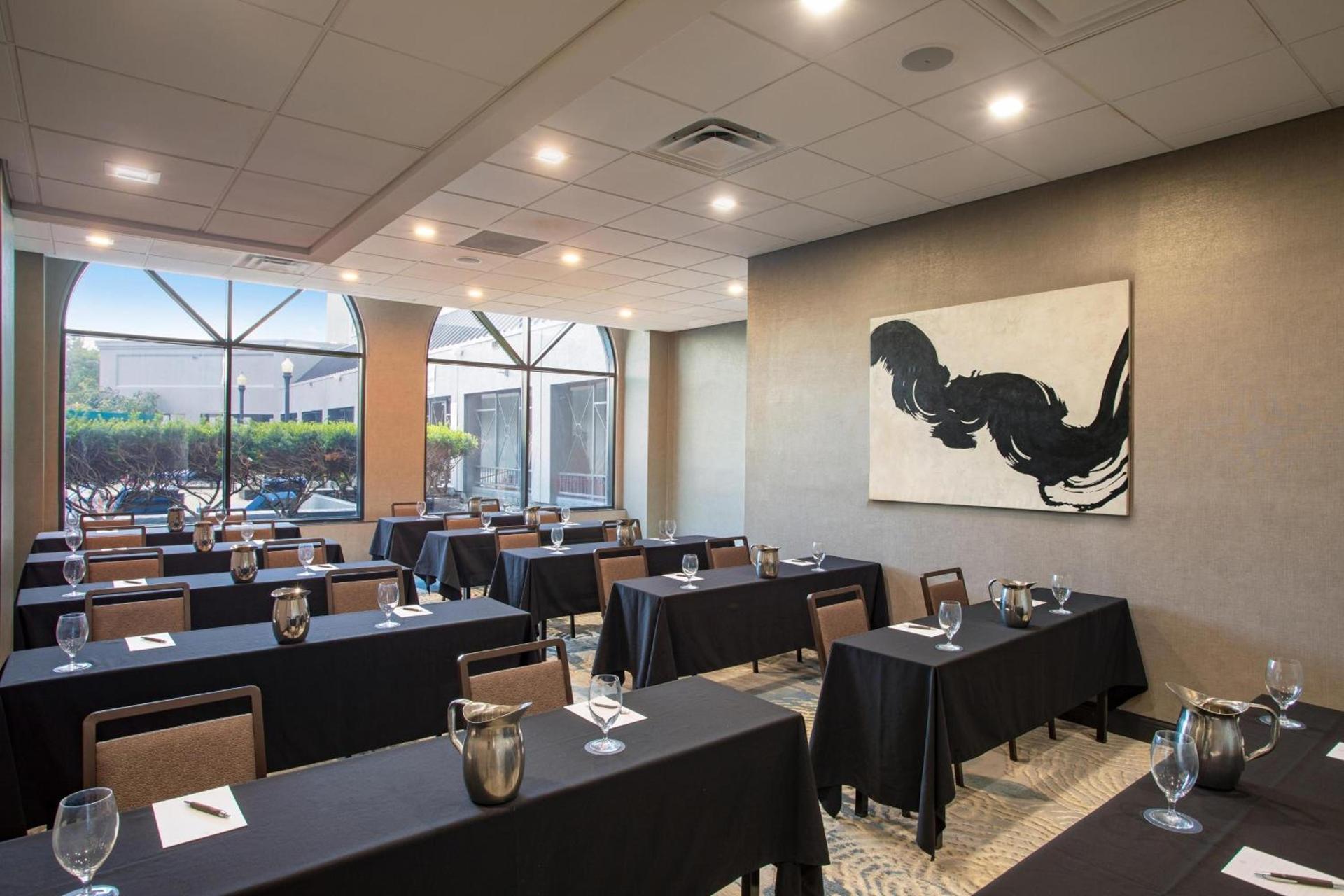 Sheraton Suites Columbus Worthington photo 32