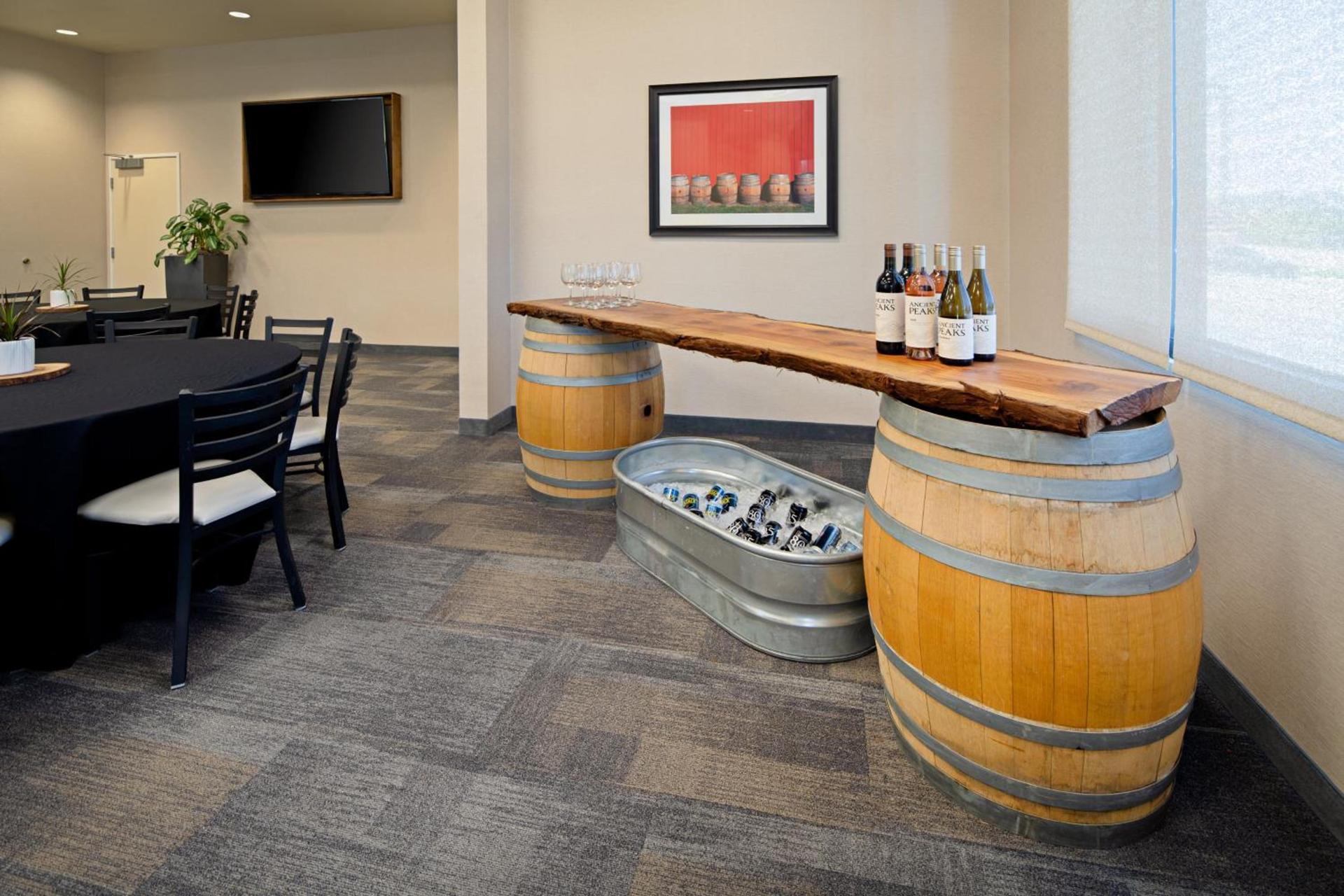 Holiday Inn Express Hotel & Suites Atascadero by IHG photo 48