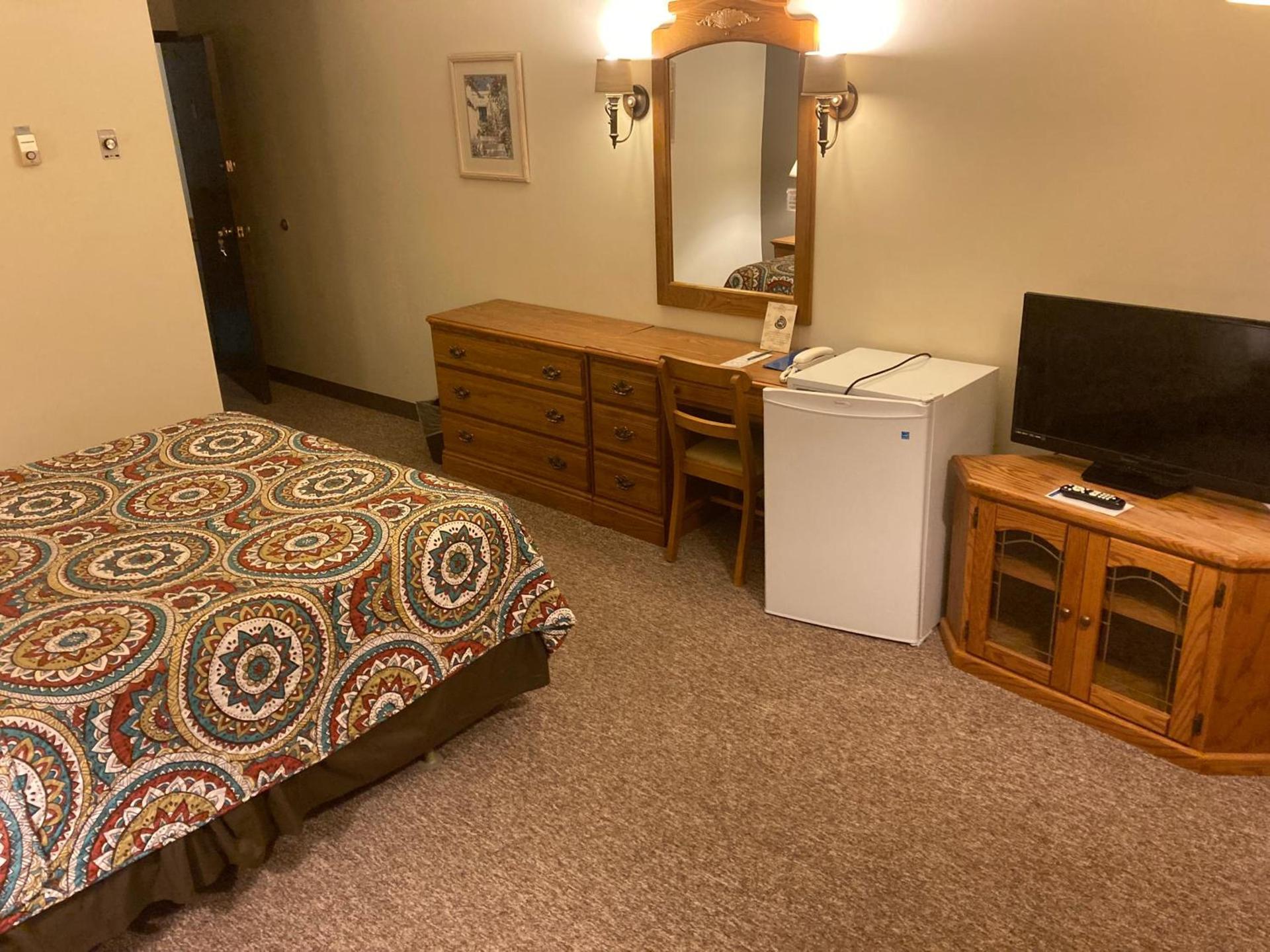 Landmark Motel photo 9