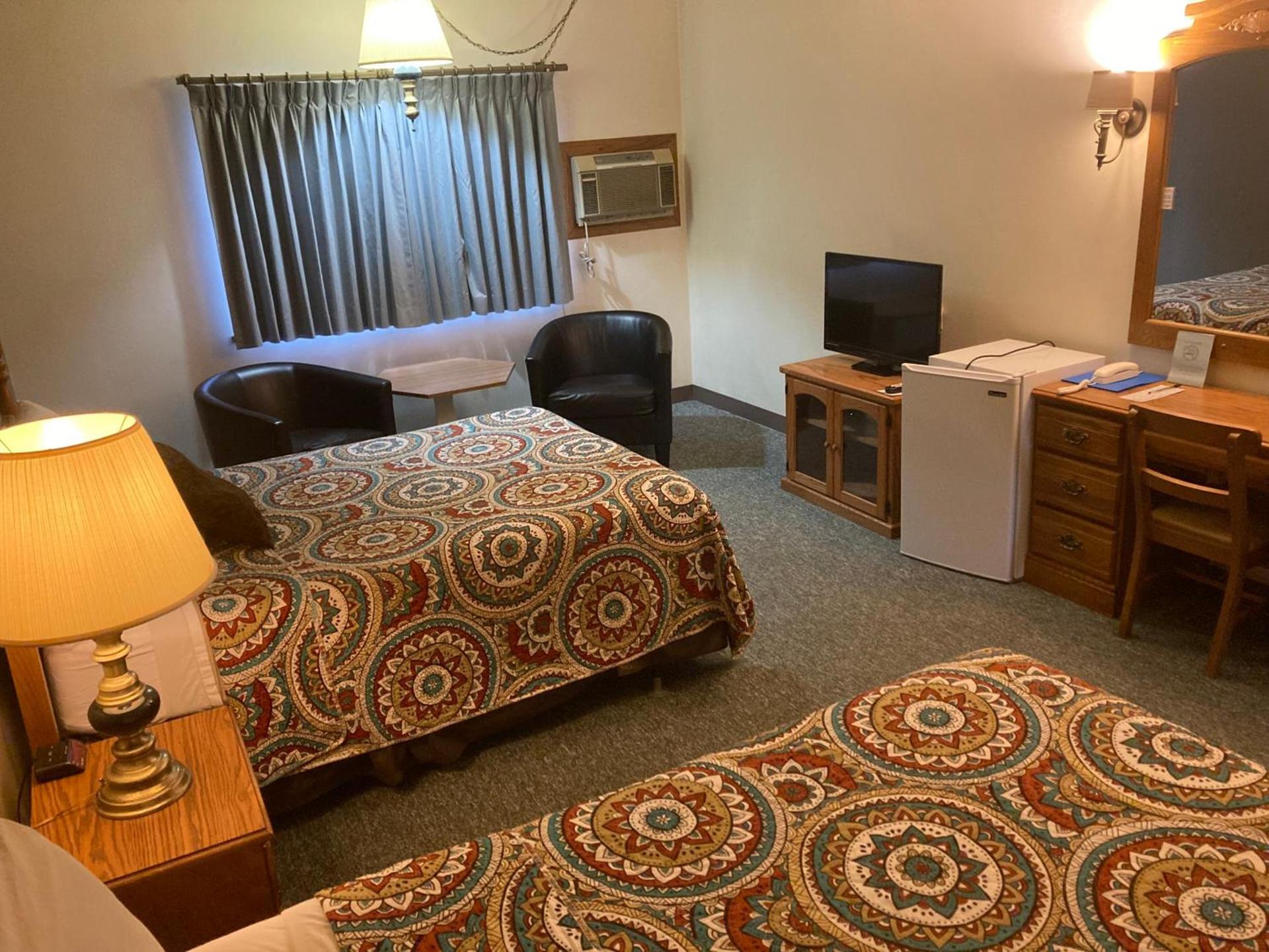 Landmark Motel photo 10