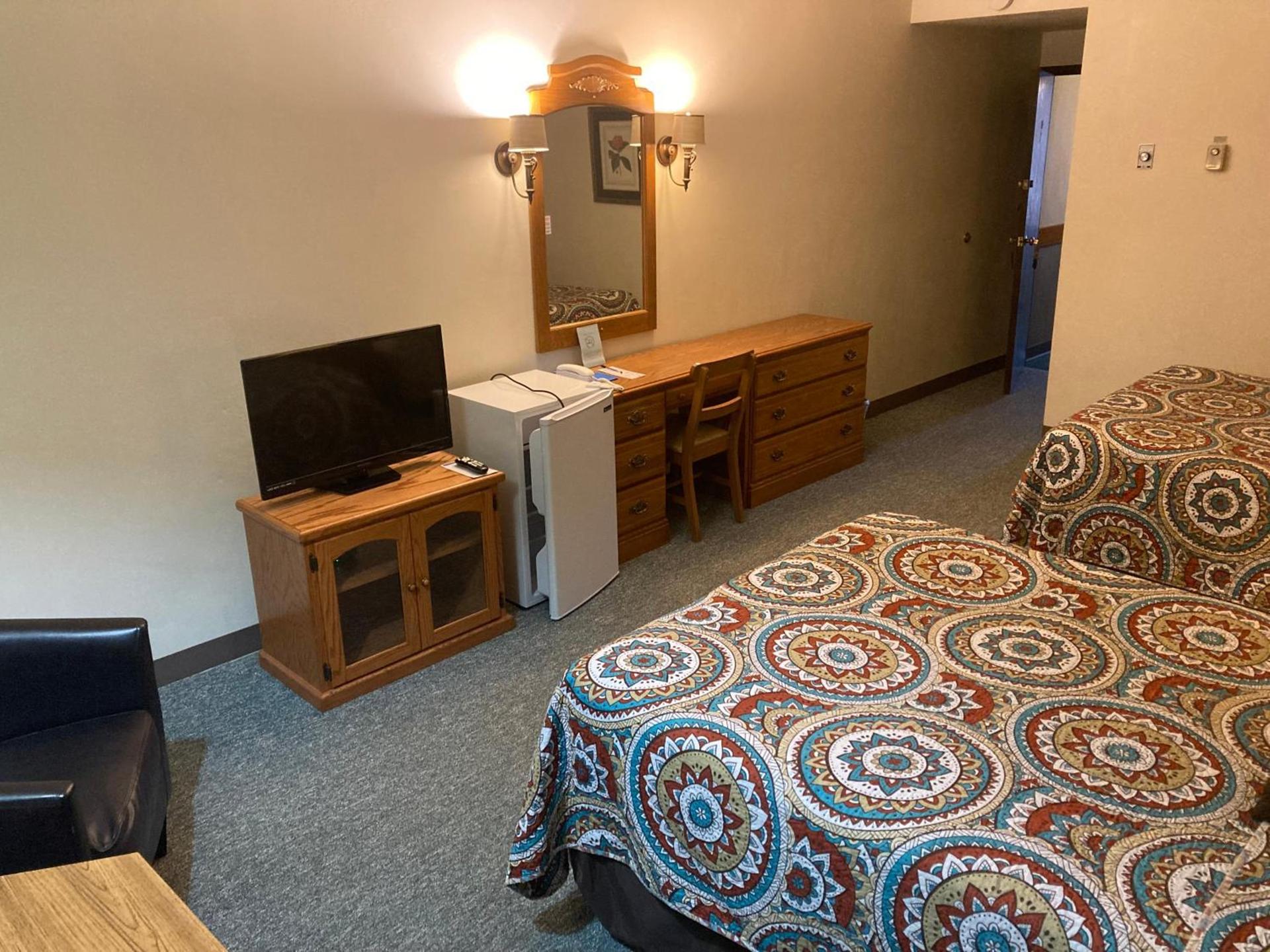 Landmark Motel photo 12