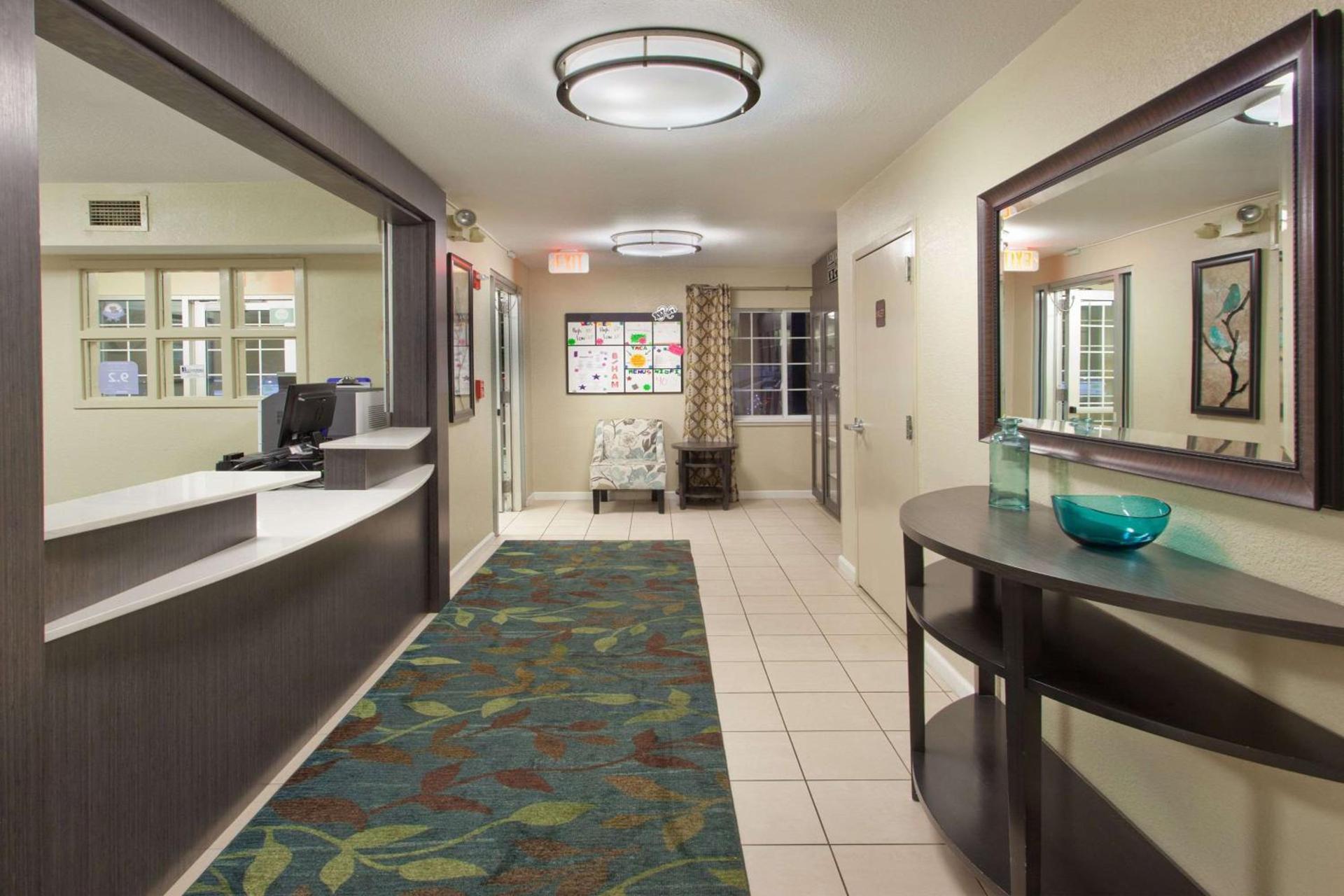 Sonesta Simply Suites Nanuet photo 4