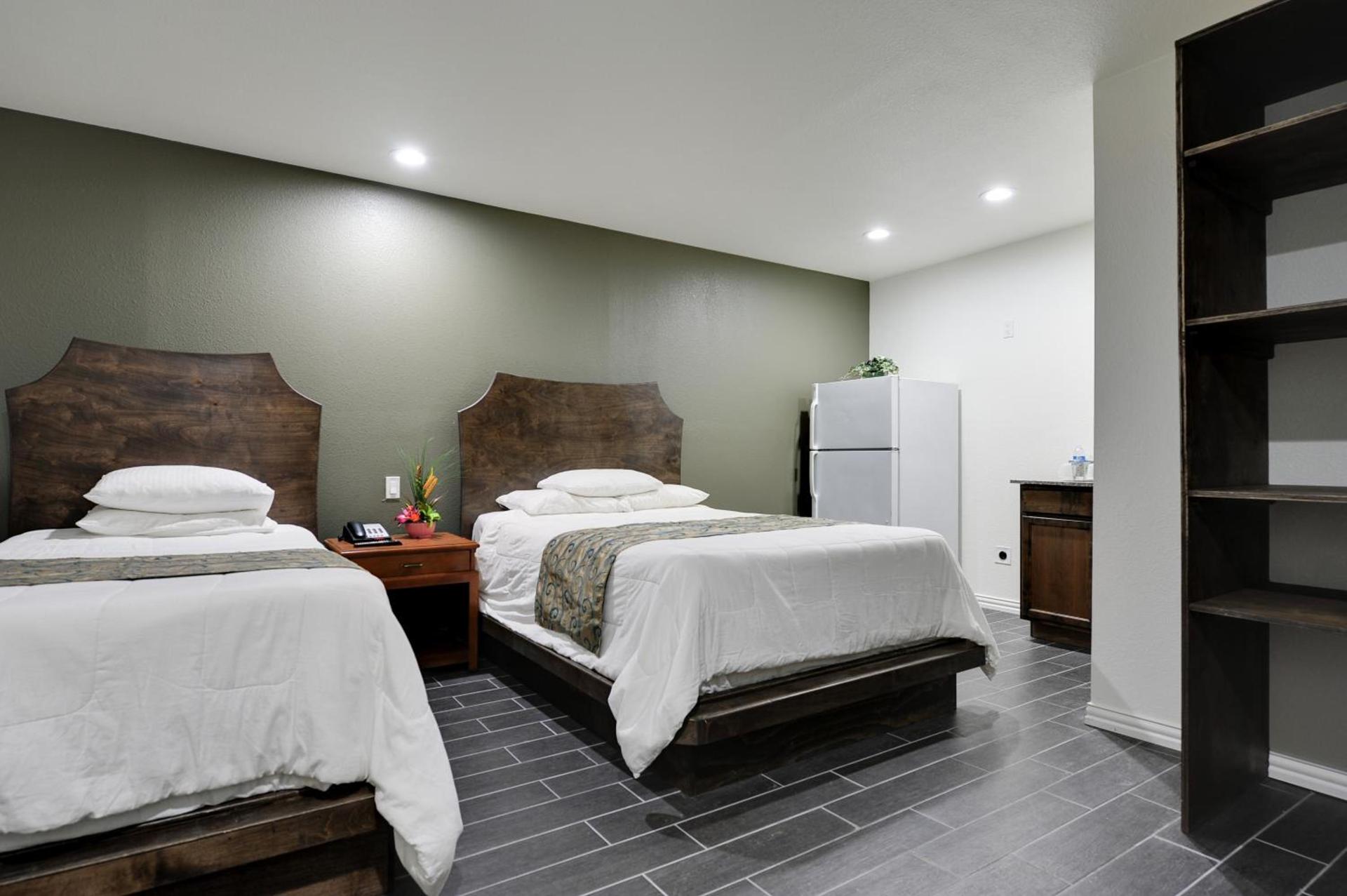 Romantic Inn & Suites photo 25