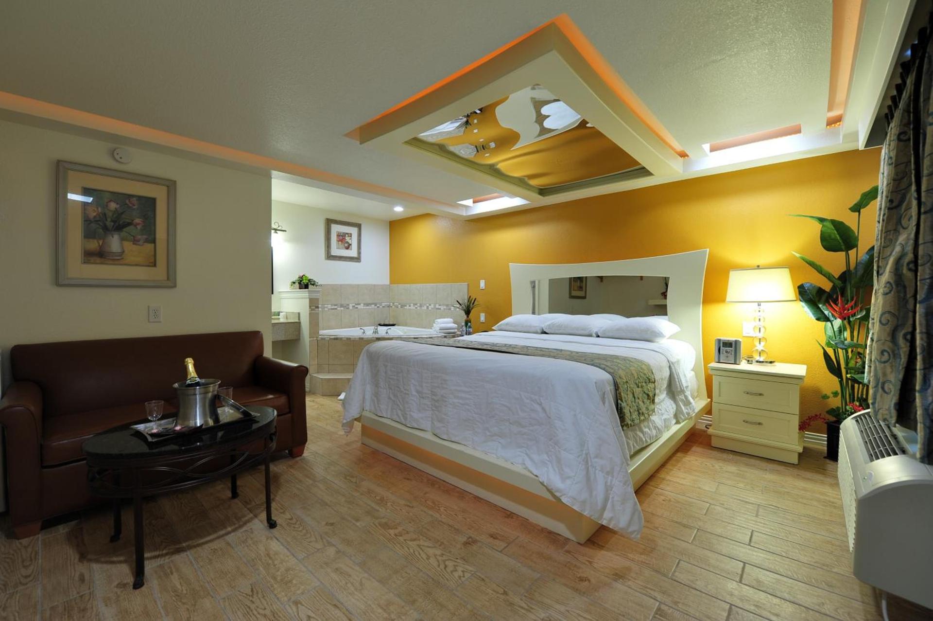 Romantic Inn & Suites photo 28