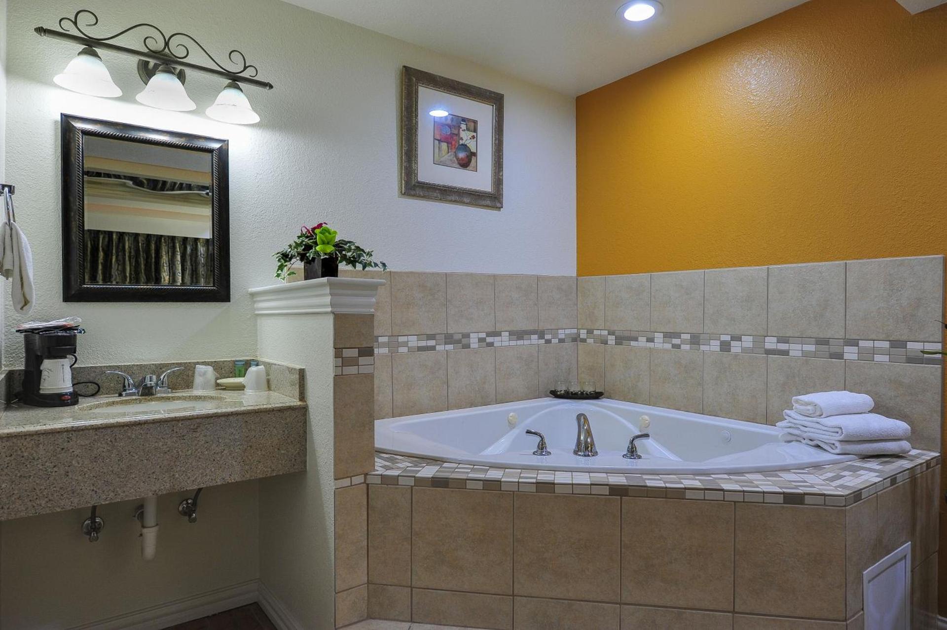 Romantic Inn & Suites photo 5
