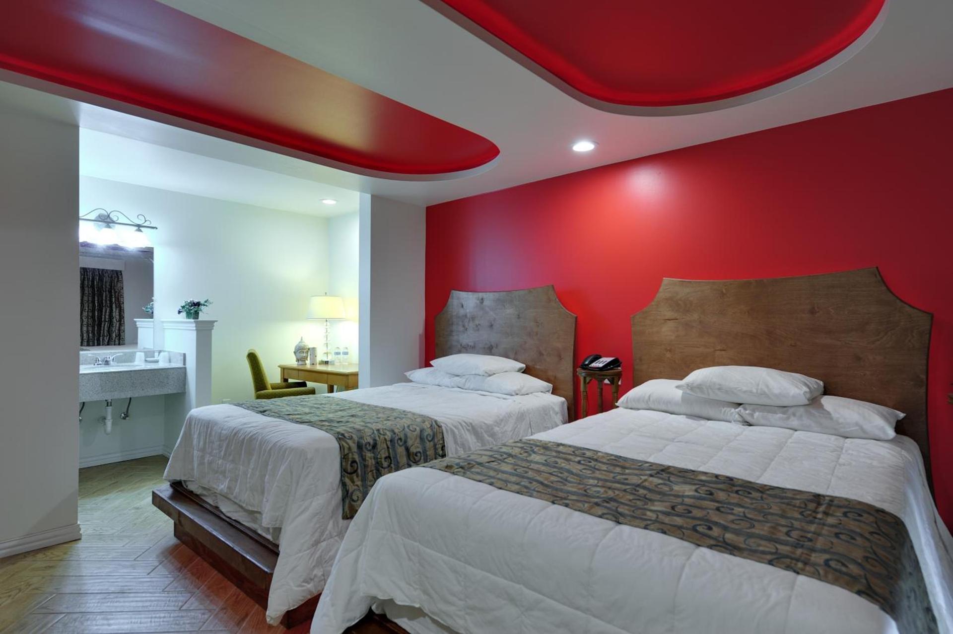 Romantic Inn & Suites photo 26