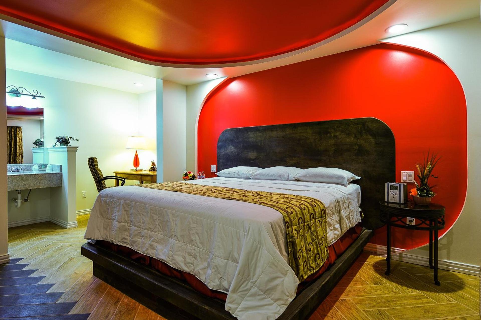 Romantic Inn & Suites photo 17