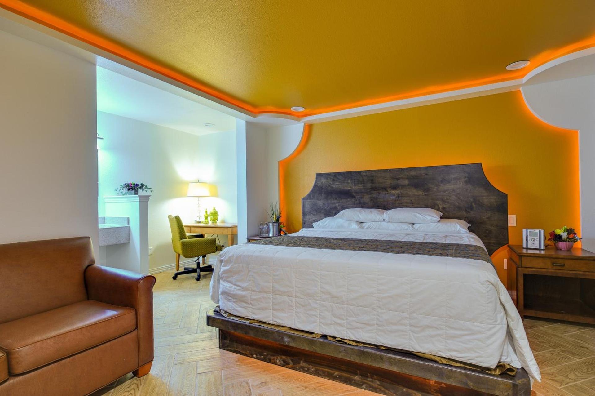 Romantic Inn & Suites photo 31