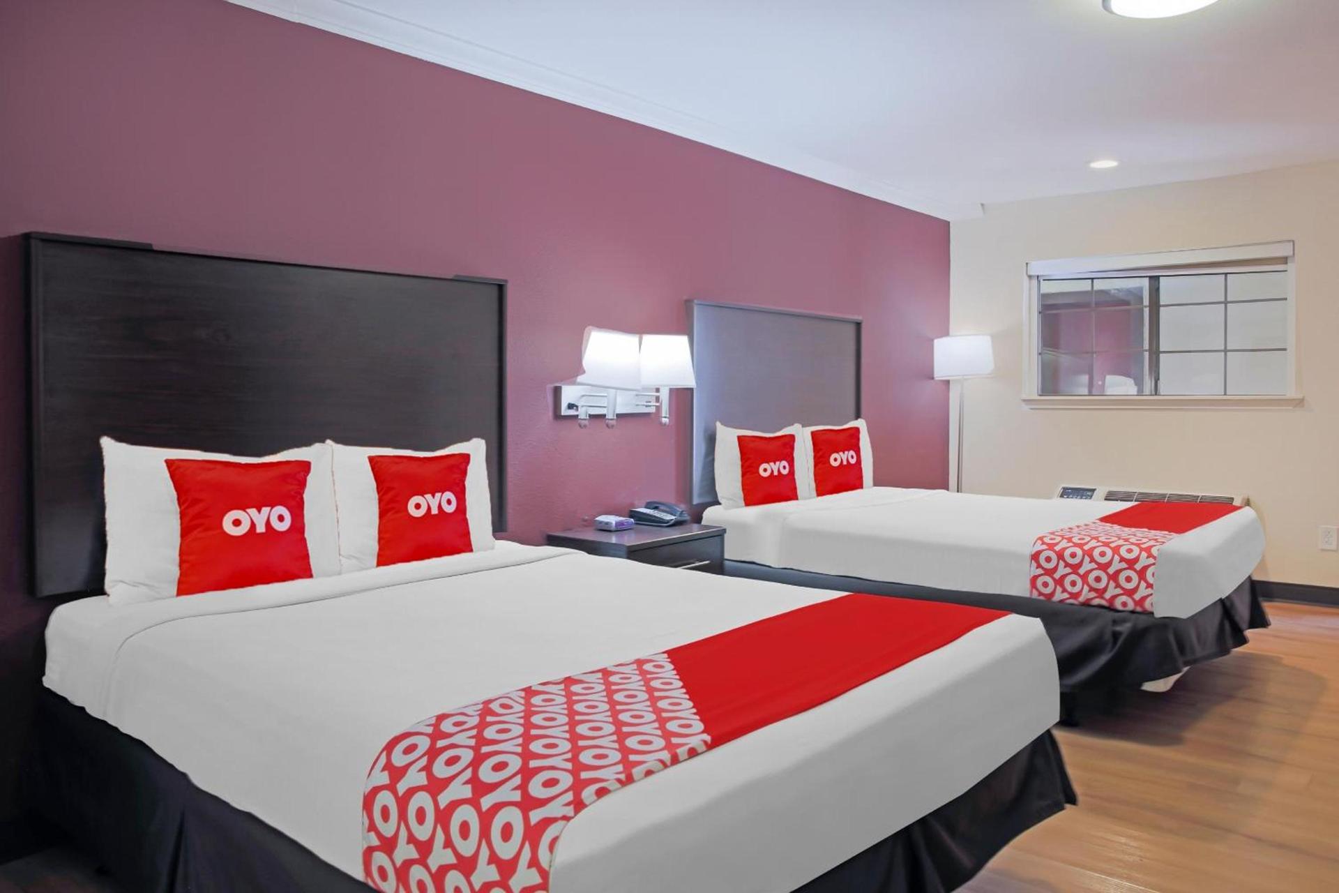 OYO Hotel McAllen Airport South photo 39