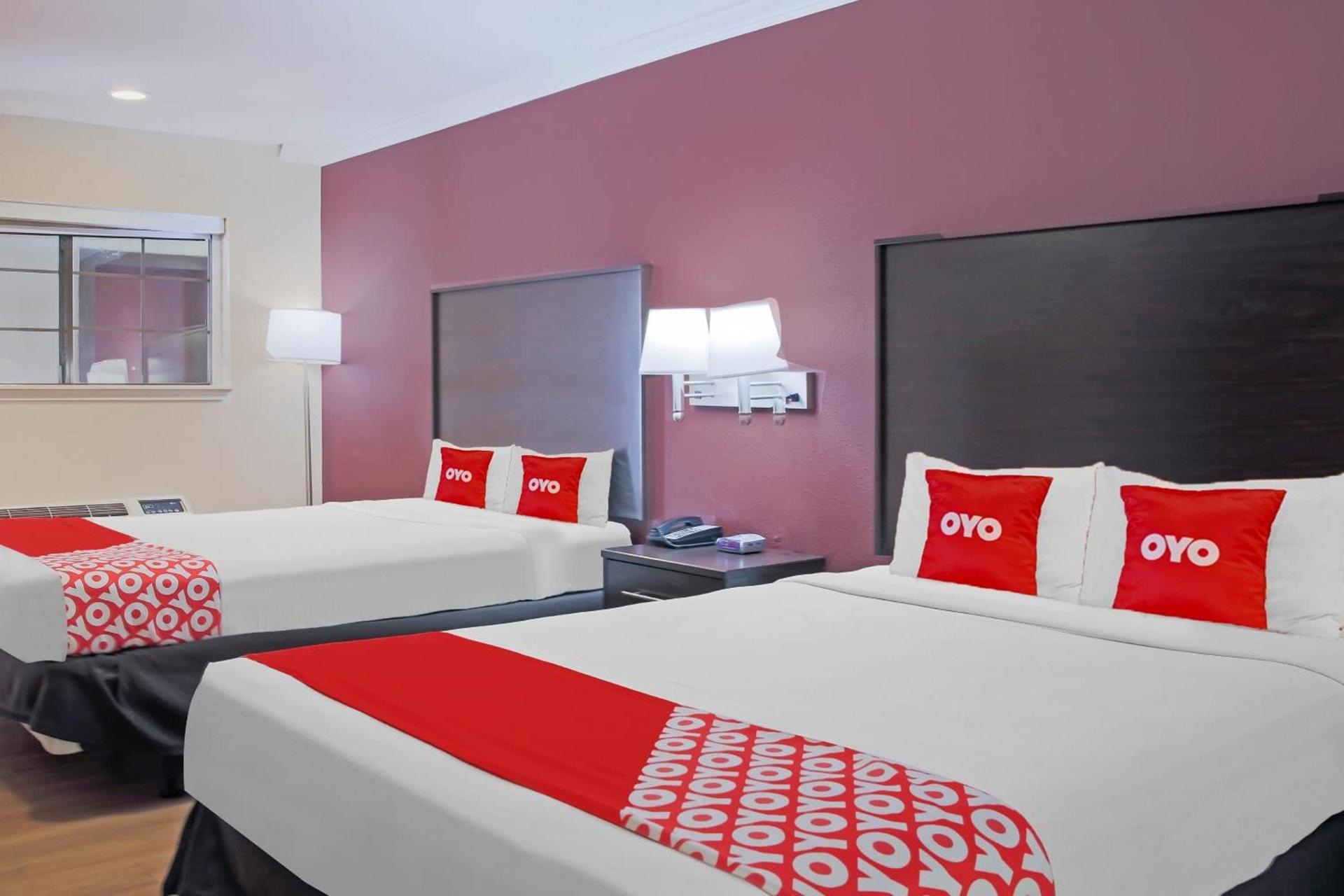 OYO Hotel McAllen Airport South photo 40