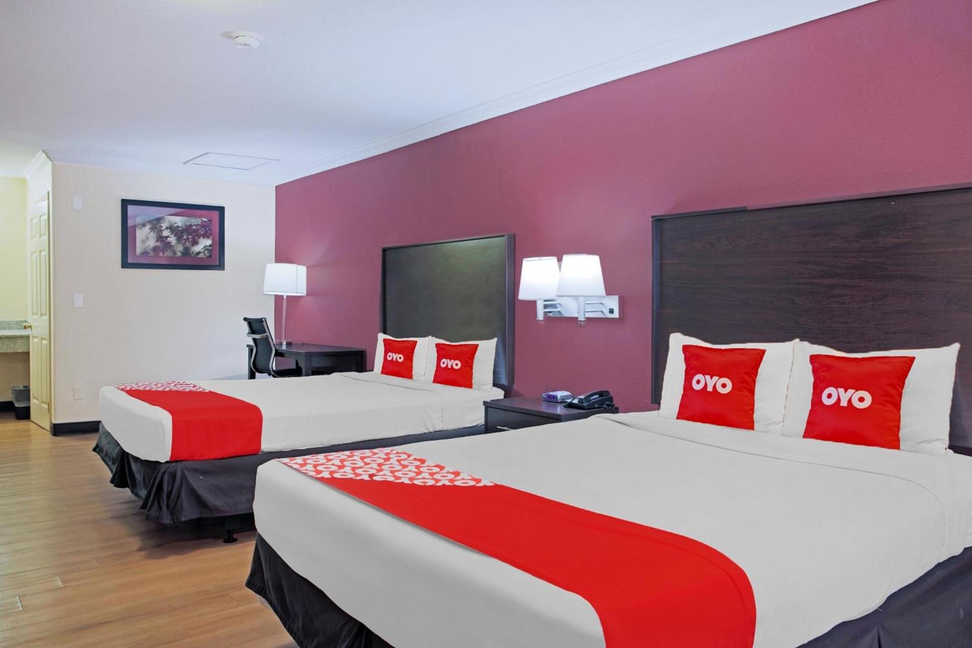 OYO Hotel McAllen Airport South photo 43