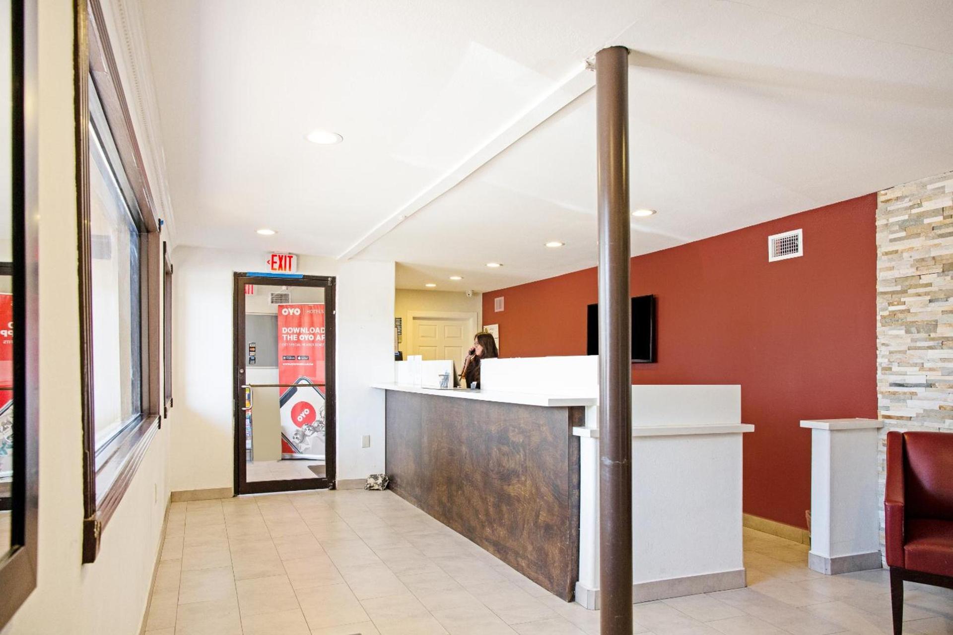 OYO Hotel McAllen Airport South photo 62