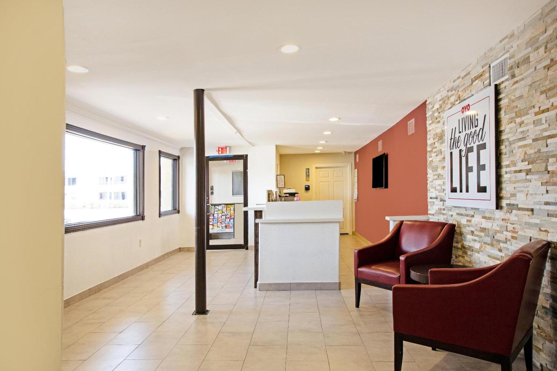 OYO Hotel McAllen Airport South photo 63
