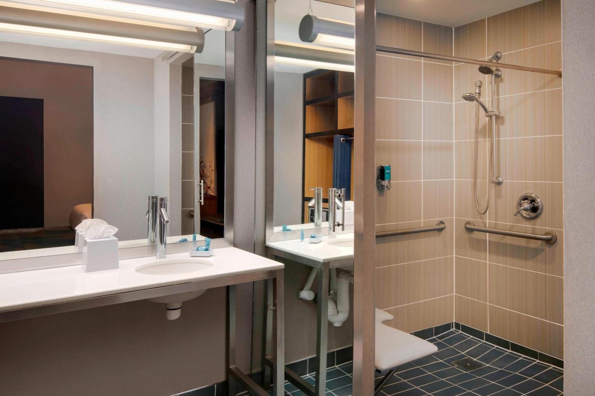 Aloft by Marriott Houston by the Galleria photo 16