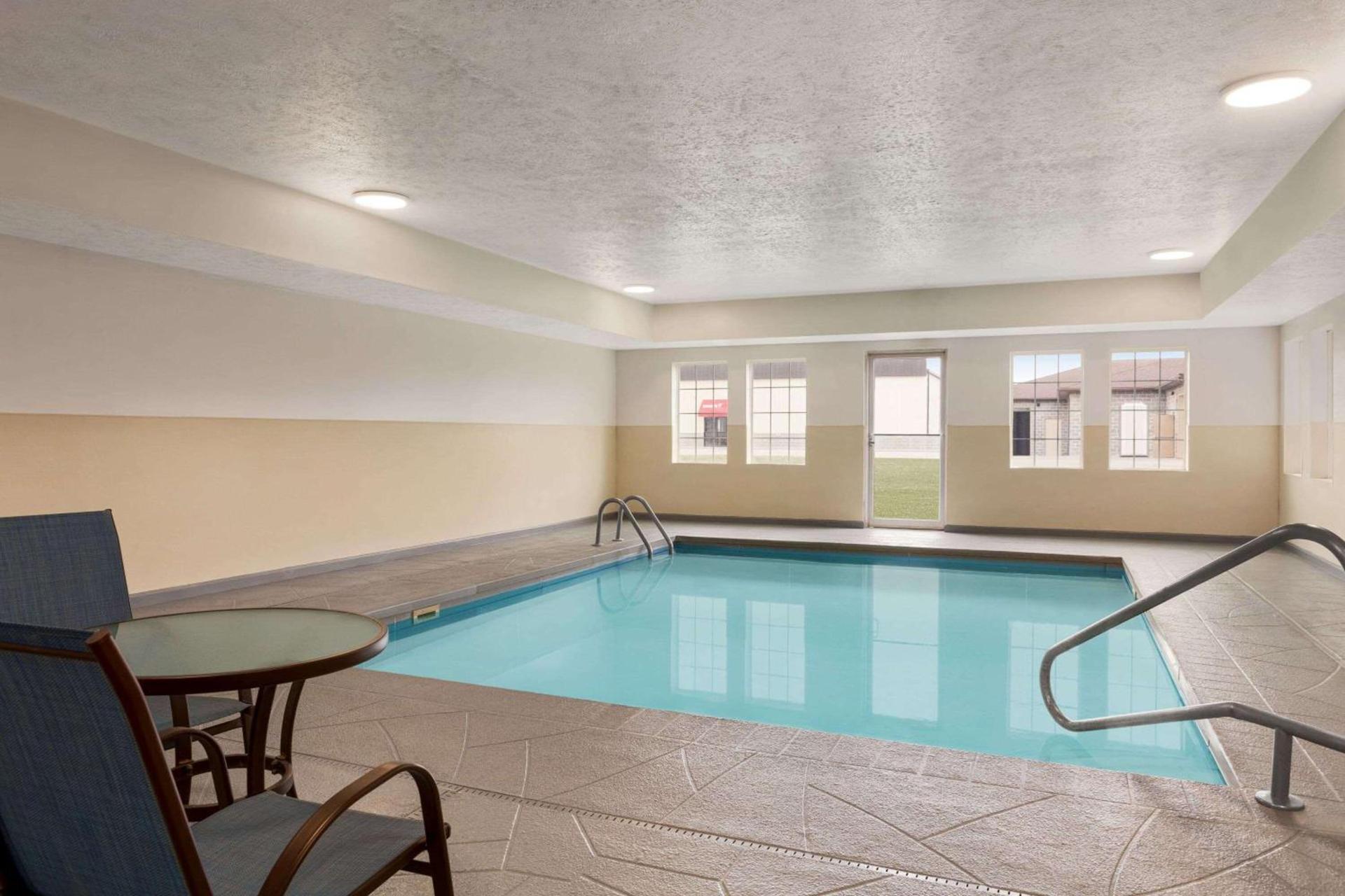 Microtel Inn & Suites Lincoln photo 7