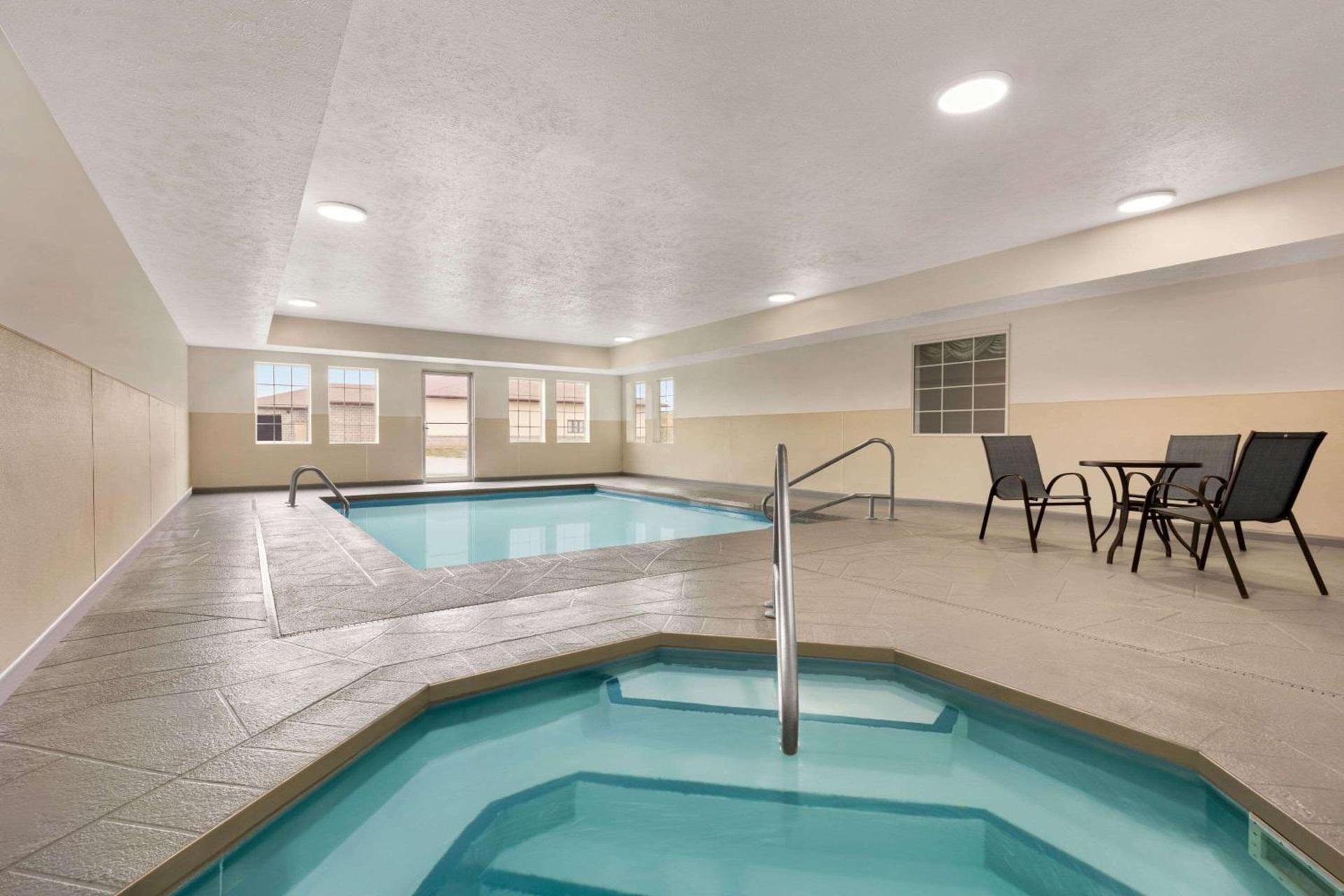 Microtel Inn & Suites Lincoln photo 8